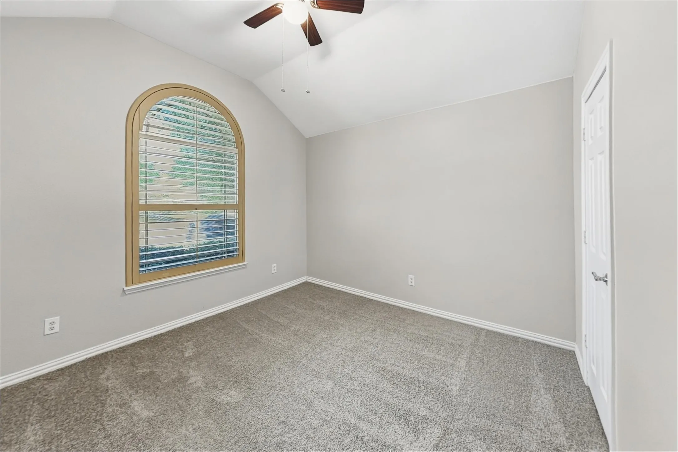 Single Family Residence For Sale in Dallas County , 128 Annette Street, Lancaster, Texas 75146, 4 Bedroom, 2 Bathroom, 2 Garage spaces, 2,330 Sqft, built in 2001, mls#21371542, Real Estate Agent in Lancaster, Homes For Sale in Dallas county, Homes For Sale in Lancaster, Realtor in Lancaster Texas, Real Estate Brokerage Independent Realty Texas, Luminita Cordes Realtor
