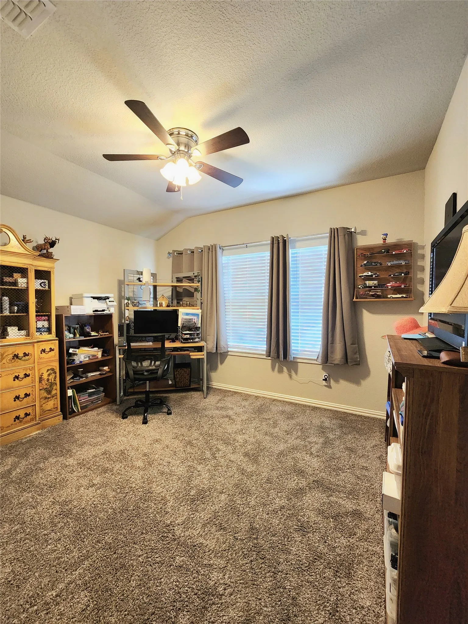 Single Family Residence For Sale in Kaufman County , 2126 Clarion Drive, Forney, Texas 75126, 4 Bedroom, 3 Bathroom, 2 Garage spaces, 2,224 Sqft, built in 2019, mls#21369023, Real Estate Agent in Forney, Homes For Sale in Kaufman county, Homes For Sale in Forney, Realtor in Forney Texas, Real Estate Brokerage Independent Realty Texas, Luminita Cordes Realtor