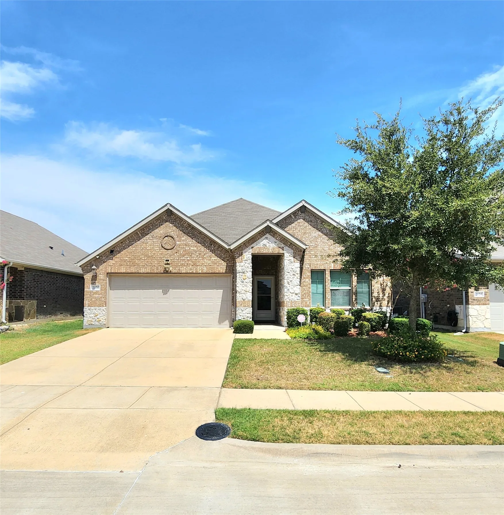 Single Family Residence For Sale in Kaufman County , 2126 Clarion Drive, Forney, Texas 75126, 4 Bedroom, 3 Bathroom, 2 Garage spaces, 2,224 Sqft, built in 2019, mls#21369023, Real Estate Agent in Forney, Homes For Sale in Kaufman county, Homes For Sale in Forney, Realtor in Forney Texas, Real Estate Brokerage Independent Realty Texas, Luminita Cordes Realtor