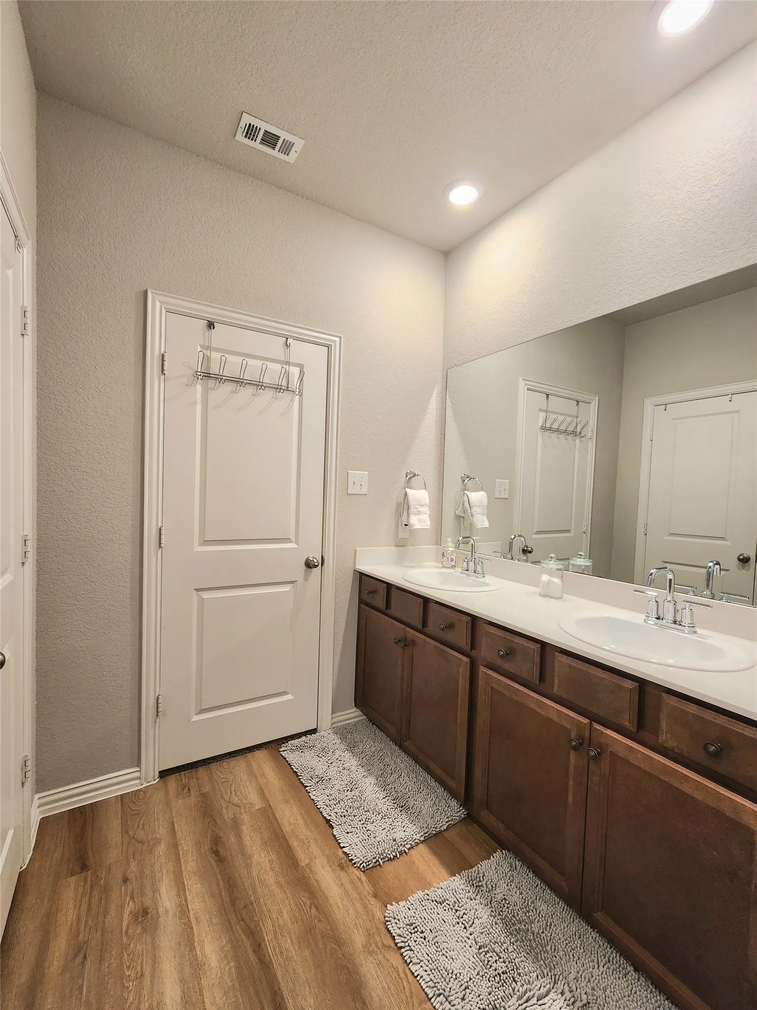 Single Family Residence For Sale in Kaufman County , 2126 Clarion Drive, Forney, Texas 75126, 4 Bedroom, 3 Bathroom, 2 Garage spaces, 2,224 Sqft, built in 2019, mls#21369023, Real Estate Agent in Forney, Homes For Sale in Kaufman county, Homes For Sale in Forney, Realtor in Forney Texas, Real Estate Brokerage Independent Realty Texas, Luminita Cordes Realtor