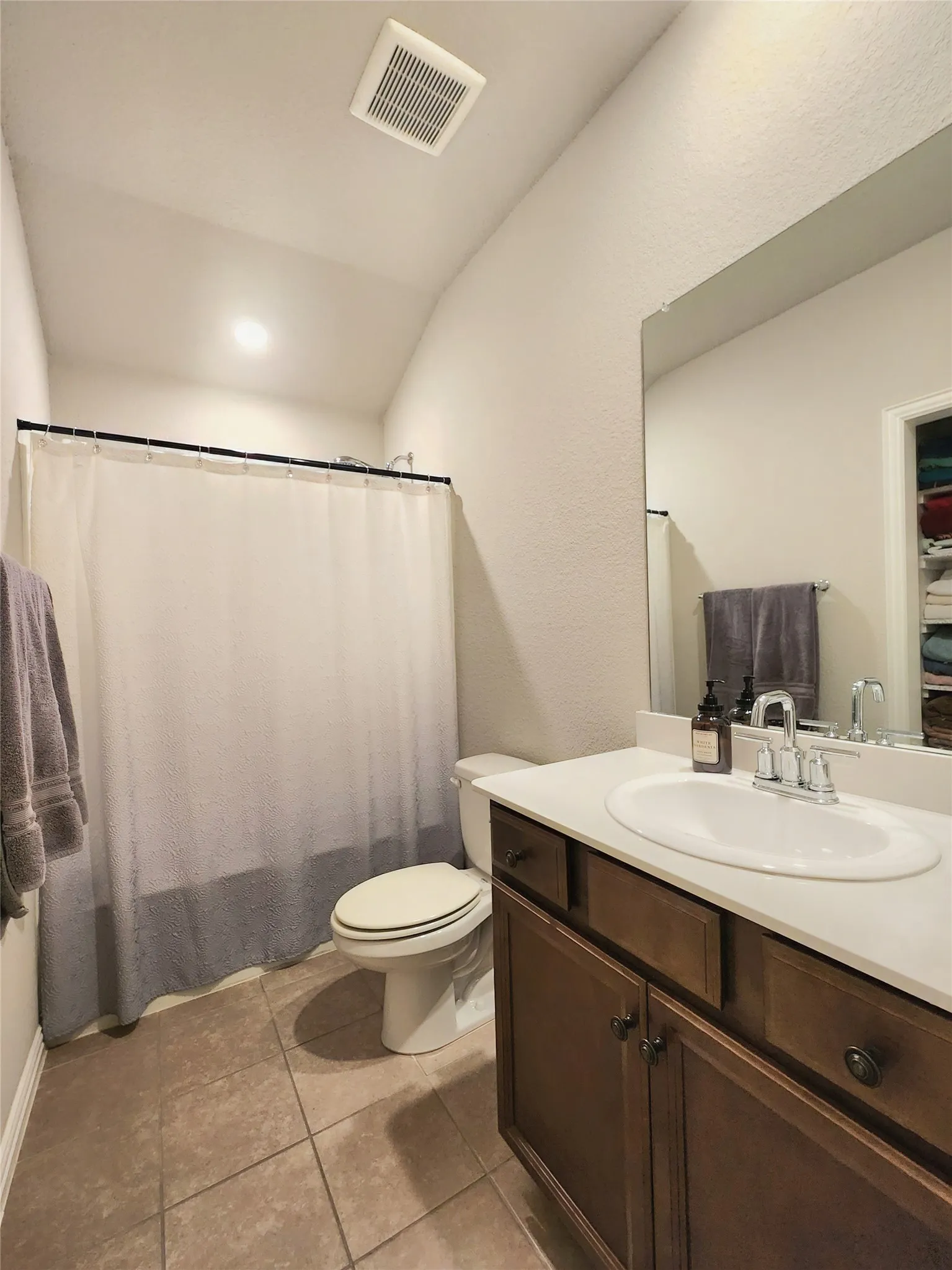 Single Family Residence For Sale in Kaufman County , 2126 Clarion Drive, Forney, Texas 75126, 4 Bedroom, 3 Bathroom, 2 Garage spaces, 2,224 Sqft, built in 2019, mls#21369023, Real Estate Agent in Forney, Homes For Sale in Kaufman county, Homes For Sale in Forney, Realtor in Forney Texas, Real Estate Brokerage Independent Realty Texas, Luminita Cordes Realtor