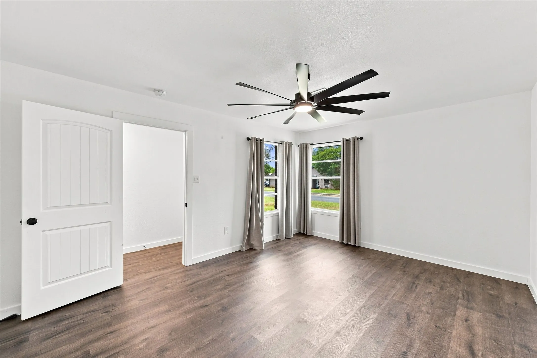 Single Family Residence For Sale in Mc Lennan County , 1113 Victoria Street, Bellmead, Texas 76705, 3 Bedroom, 2 Bathroom, 2 Garage spaces, 1,385 Sqft, built in 1972, mls#21362747, Real Estate Agent in Bellmead, Homes For Sale in Mc Lennan county, Homes For Sale in Bellmead, Realtor in Bellmead Texas, Real Estate Brokerage Independent Realty Texas, Luminita Cordes Realtor