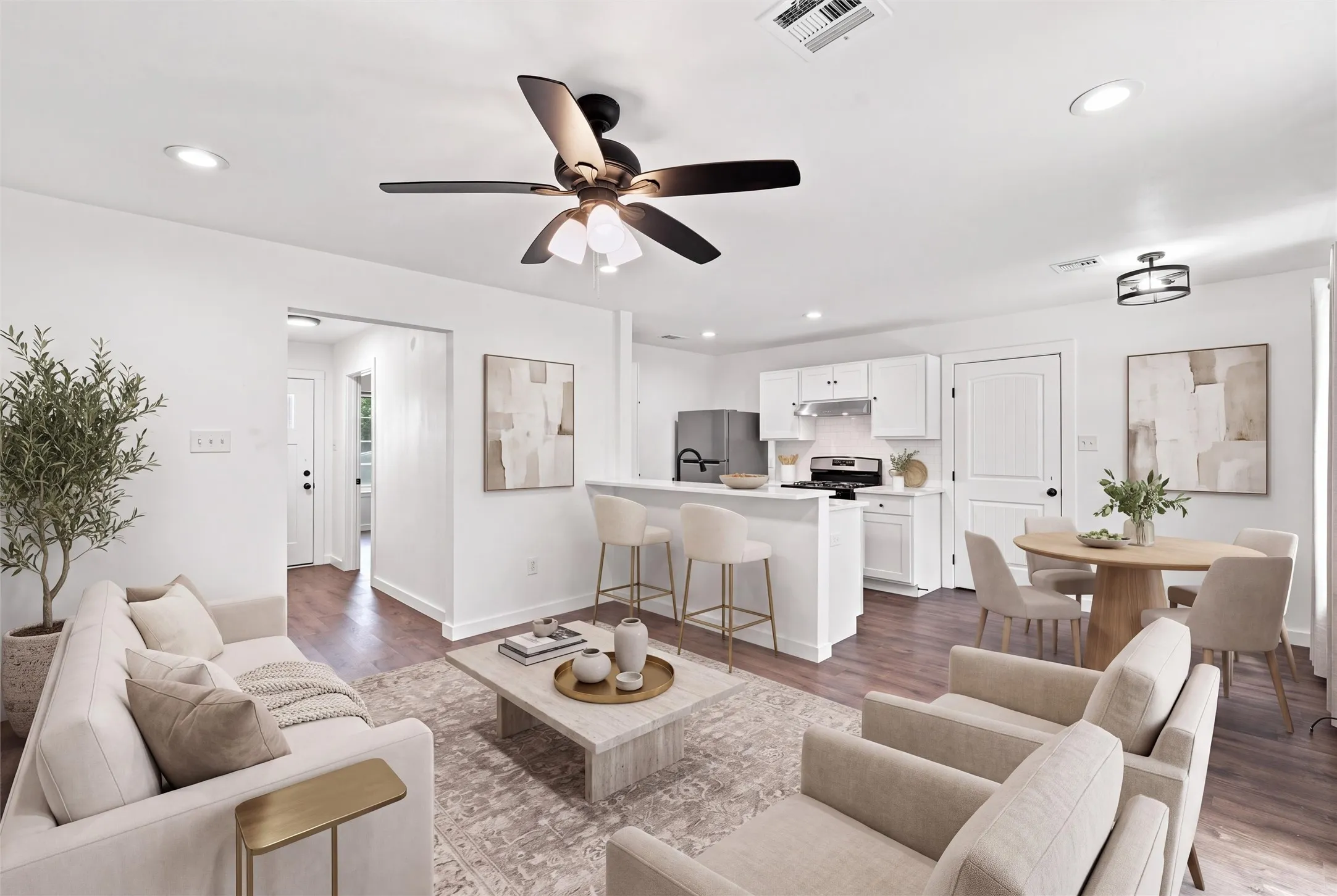 Single Family Residence For Sale in Mc Lennan County , 1113 Victoria Street, Bellmead, Texas 76705, 3 Bedroom, 2 Bathroom, 2 Garage spaces, 1,385 Sqft, built in 1972, mls#21362747, Real Estate Agent in Bellmead, Homes For Sale in Mc Lennan county, Homes For Sale in Bellmead, Realtor in Bellmead Texas, Real Estate Brokerage Independent Realty Texas, Luminita Cordes Realtor