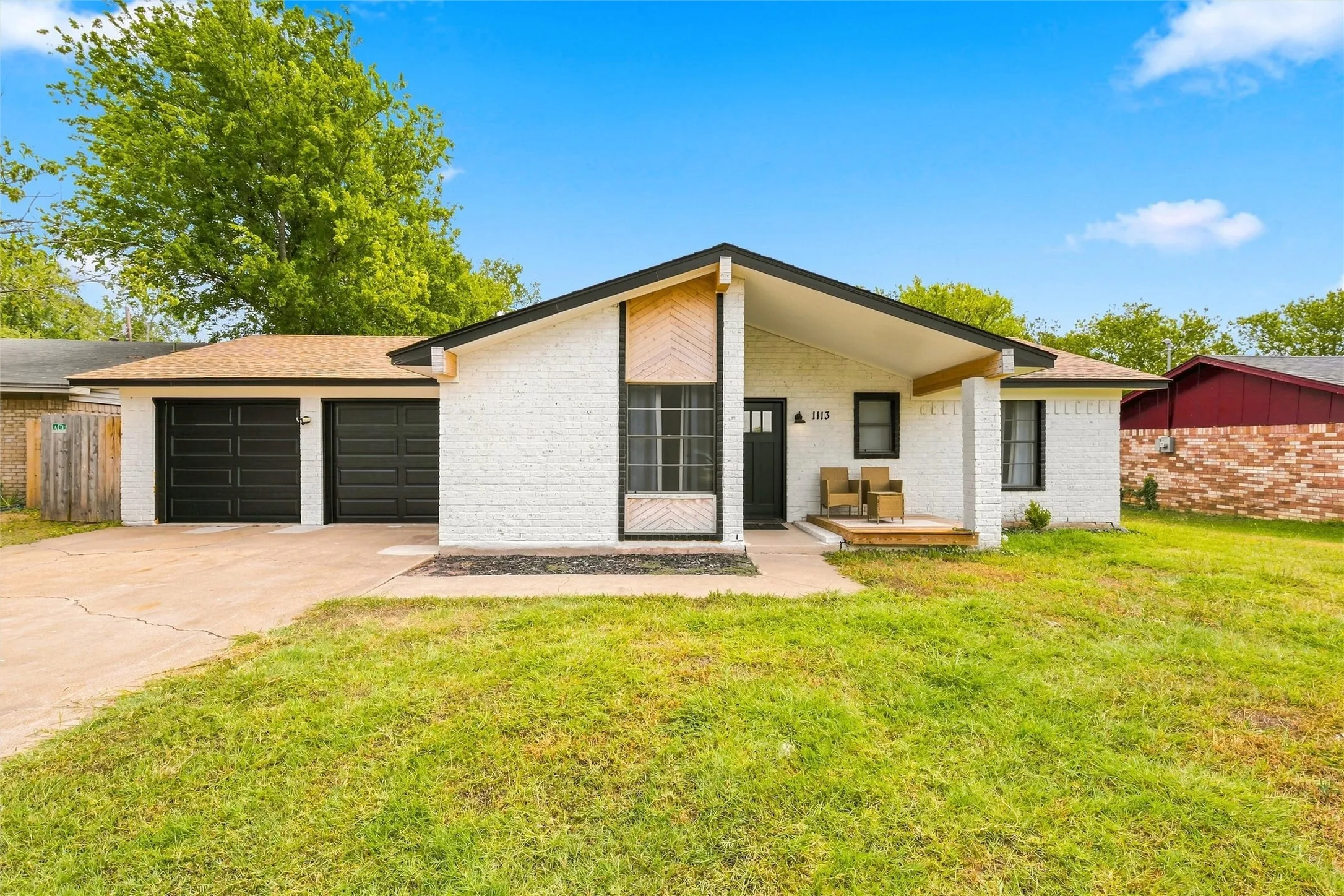 Single Family Residence For Sale in Mc Lennan County , 1113 Victoria Street, Bellmead, Texas 76705, 3 Bedroom, 2 Bathroom, 2 Garage spaces, 1,385 Sqft, built in 1972, mls#21362747, Real Estate Agent in Bellmead, Homes For Sale in Mc Lennan county, Homes For Sale in Bellmead, Realtor in Bellmead Texas, Real Estate Brokerage Independent Realty Texas, Luminita Cordes Realtor