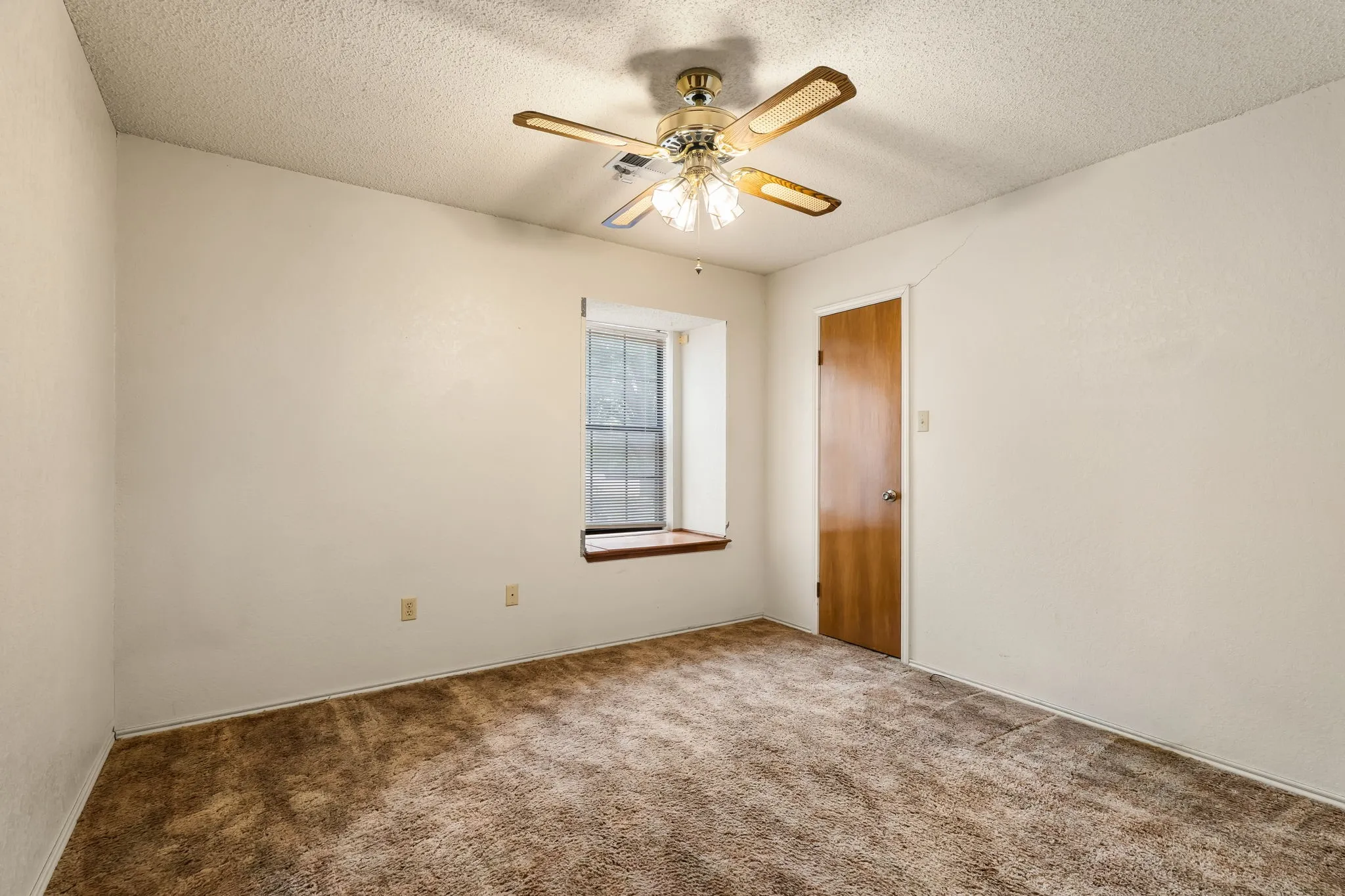 Single Family Residence For Sale in Mc Lennan County , 502 Celeste Drive, Robinson, Texas 76706, 3 Bedroom, 2 Bathroom, 2 Garage spaces, 1,529 Sqft, built in 1986, mls#21371611, Real Estate Agent in Robinson, Homes For Sale in Mc Lennan county, Homes For Sale in Robinson, Realtor in Robinson Texas, Real Estate Brokerage Independent Realty Texas, Luminita Cordes Realtor