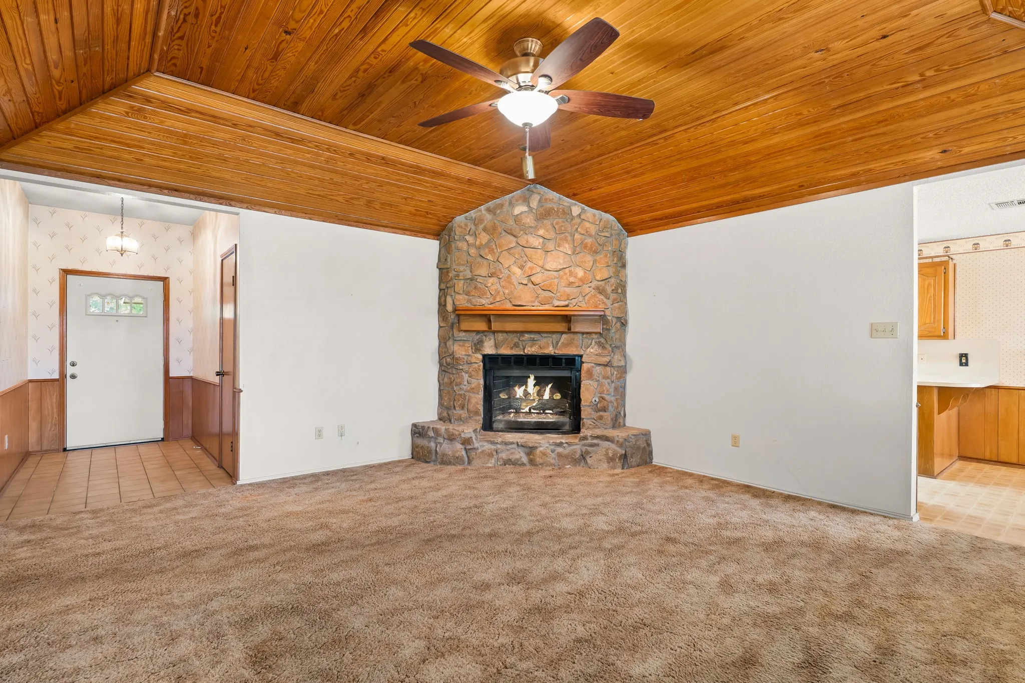 Single Family Residence For Sale in Mc Lennan County , 502 Celeste Drive, Robinson, Texas 76706, 3 Bedroom, 2 Bathroom, 2 Garage spaces, 1,529 Sqft, built in 1986, mls#21371611, Real Estate Agent in Robinson, Homes For Sale in Mc Lennan county, Homes For Sale in Robinson, Realtor in Robinson Texas, Real Estate Brokerage Independent Realty Texas, Luminita Cordes Realtor