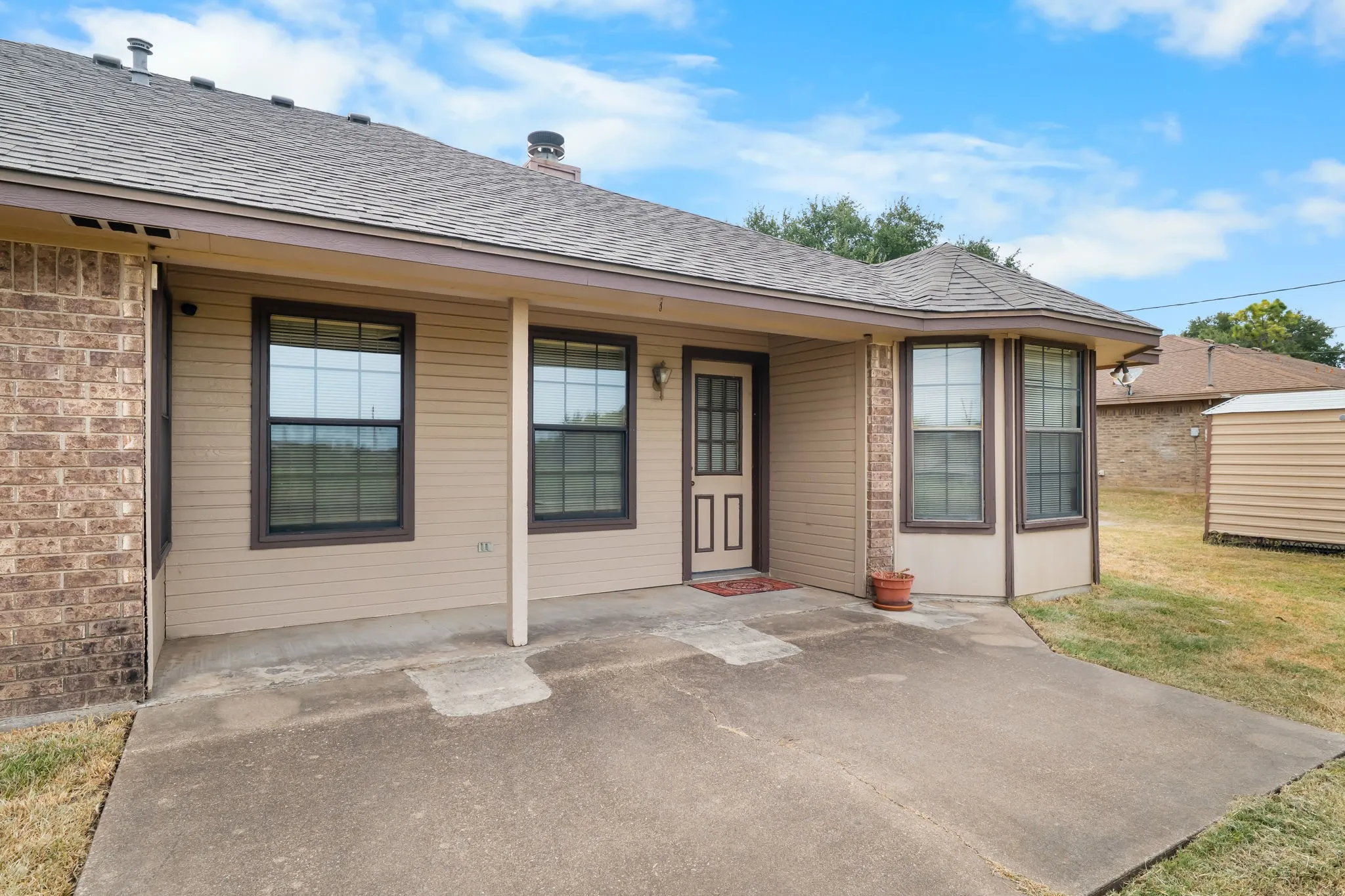 Single Family Residence For Sale in Mc Lennan County , 502 Celeste Drive, Robinson, Texas 76706, 3 Bedroom, 2 Bathroom, 2 Garage spaces, 1,529 Sqft, built in 1986, mls#21371611, Real Estate Agent in Robinson, Homes For Sale in Mc Lennan county, Homes For Sale in Robinson, Realtor in Robinson Texas, Real Estate Brokerage Independent Realty Texas, Luminita Cordes Realtor