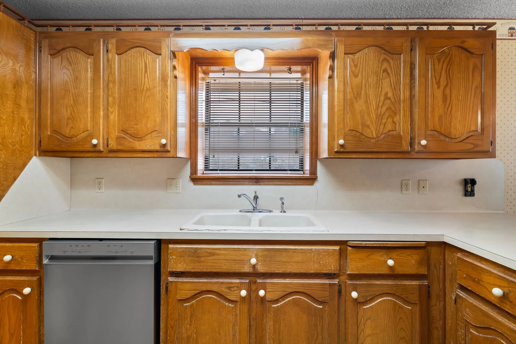 Single Family Residence For Sale in Mc Lennan County , 502 Celeste Drive, Robinson, Texas 76706, 3 Bedroom, 2 Bathroom, 2 Garage spaces, 1,529 Sqft, built in 1986, mls#21371611, Real Estate Agent in Robinson, Homes For Sale in Mc Lennan county, Homes For Sale in Robinson, Realtor in Robinson Texas, Real Estate Brokerage Independent Realty Texas, Luminita Cordes Realtor