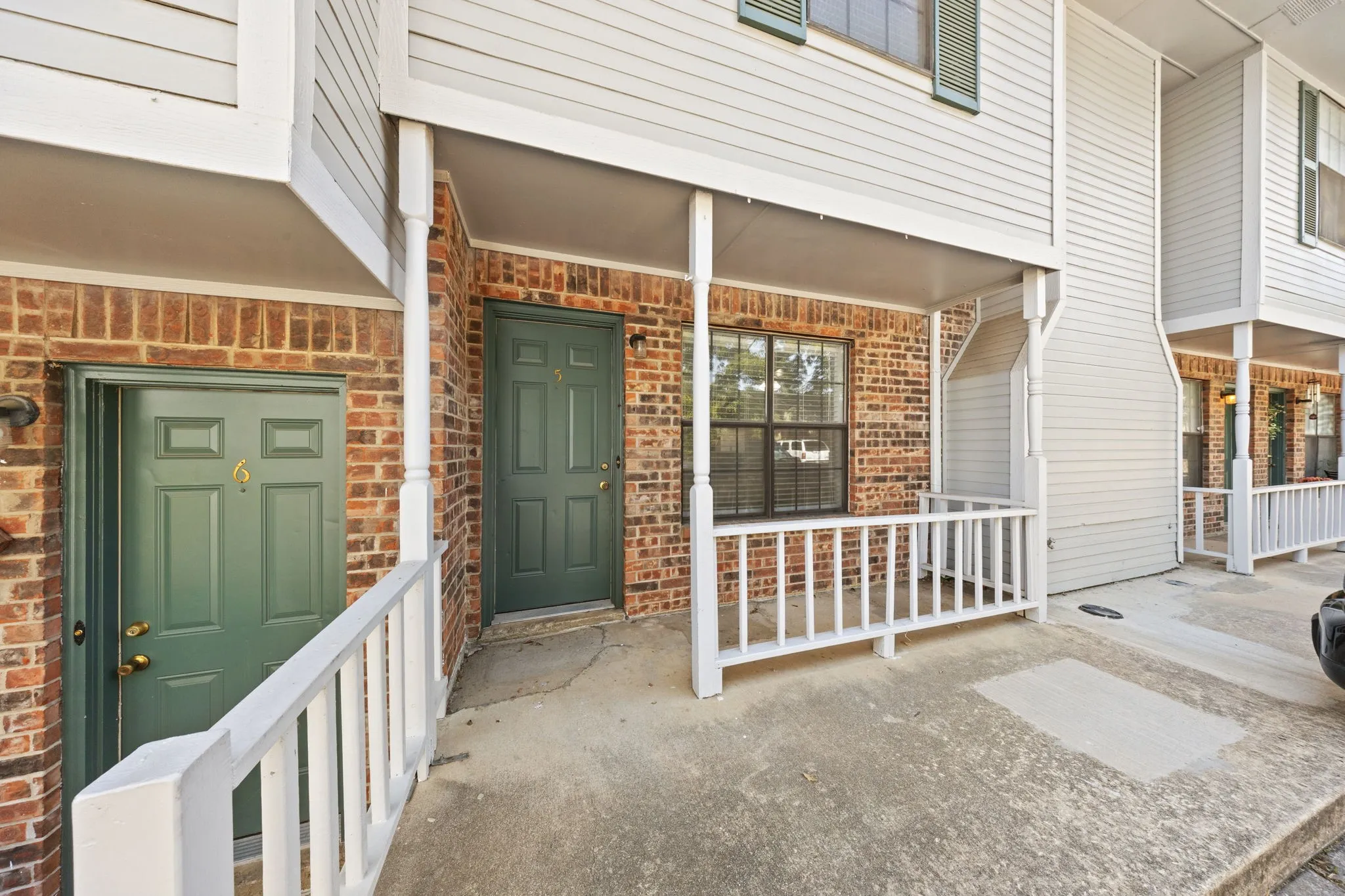 Condominium For Rent in Denton County , 929 W Hickory Street A5, Denton, Texas 76201, 2 Bedroom, 3 Bathroom, Garage spaces, 1,047 Sqft, built in 1985, mls#21366519, Real Estate Agent in Denton, Homes For Rent in Denton county, Homes For Rent in Denton, Realtor in Denton Texas, Real Estate Brokerage Independent Realty Texas, Luminita Cordes Realtor