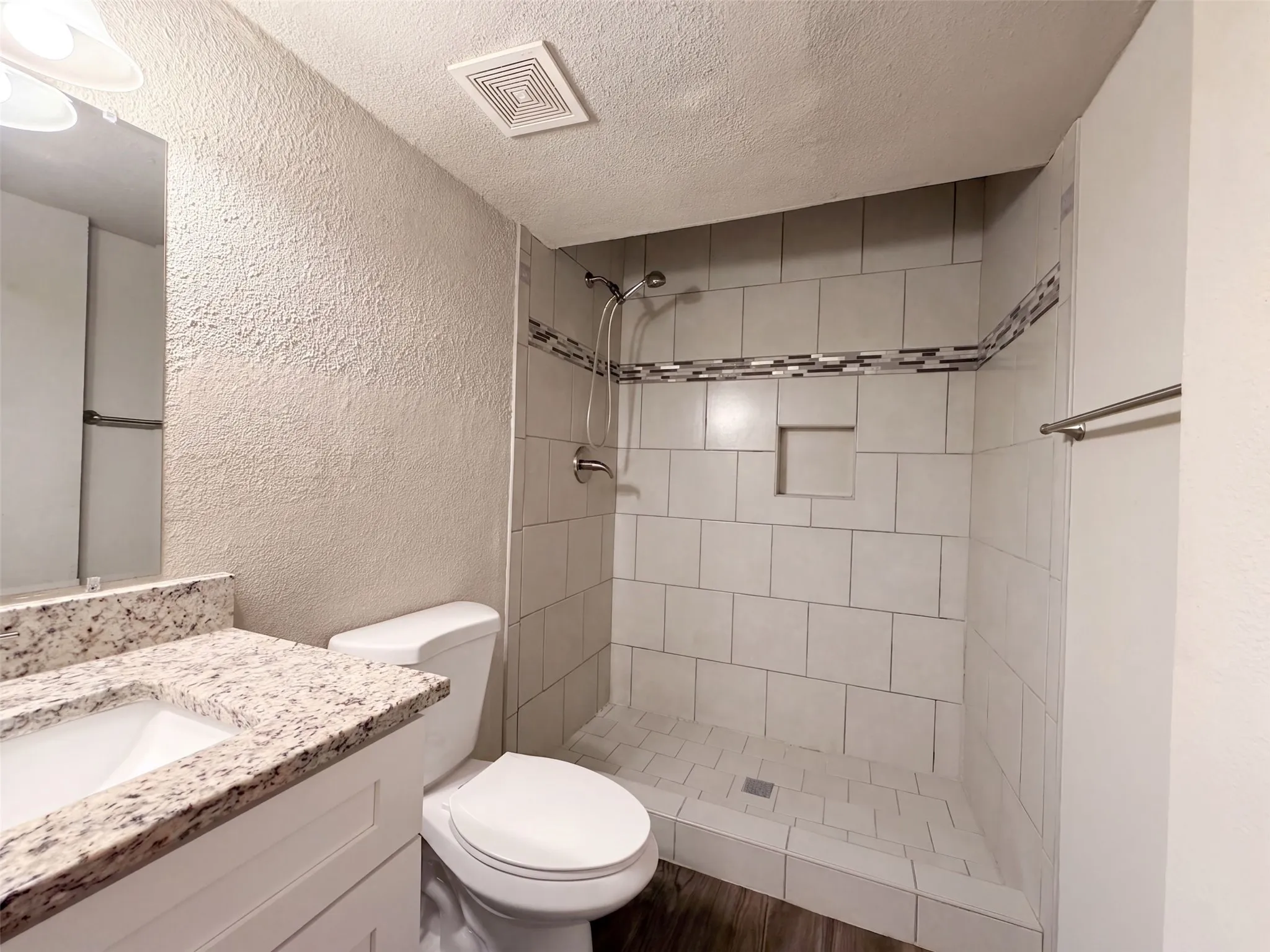 Single Family Residence For Sale in Dallas County , 330 E Coral Way, Grand Prairie, Texas 75051, 3 Bedroom, 2 Bathroom, 1 Garage spaces, 1,448 Sqft, built in 1961, mls#21371965, Real Estate Agent in Grand Prairie, Homes For Sale in Dallas county, Homes For Sale in Grand Prairie, Realtor in Grand Prairie Texas, Real Estate Brokerage Independent Realty Texas, Luminita Cordes Realtor