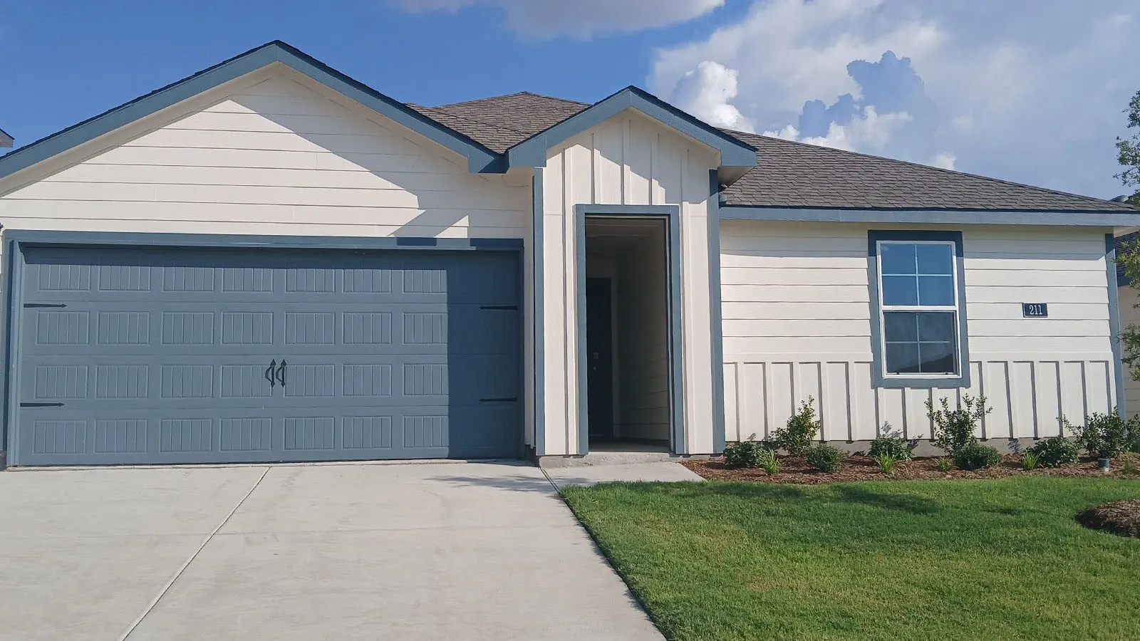 Single Family Residence For Sale in Rockwall County , 211 Whispering Pine Drive, Royse City, Texas 75189, 3 Bedroom, 2 Bathroom, 2 Garage spaces, 1,404 Sqft, built in 2026, mls#21371964, Real Estate Agent in Royse City, Homes For Sale in Rockwall county, Homes For Sale in Royse City, Realtor in Royse City Texas, Real Estate Brokerage Independent Realty Texas, Luminita Cordes Realtor