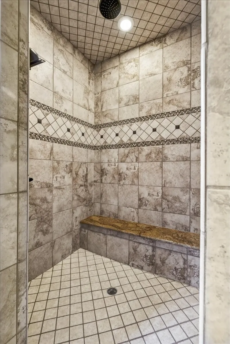 Single Family Residence For Sale in Henderson County , 117 Arrowhead Way, Mabank, Texas 75156, 4 Bedroom, 4 Bathroom, 2 Garage spaces, 3,544 Sqft, built in 2012, mls#21371968, Real Estate Agent in Mabank, Homes For Sale in Henderson county, Homes For Sale in Mabank, Realtor in Mabank Texas, Real Estate Brokerage Independent Realty Texas, Luminita Cordes Realtor