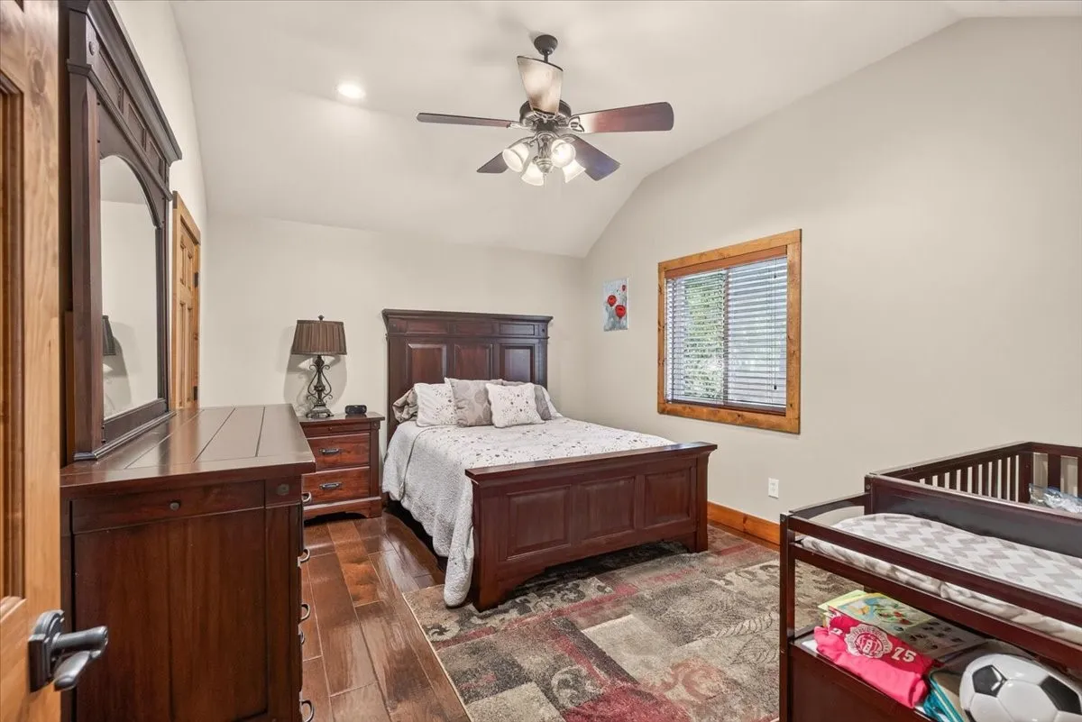 Single Family Residence For Sale in Henderson County , 117 Arrowhead Way, Mabank, Texas 75156, 4 Bedroom, 4 Bathroom, 2 Garage spaces, 3,544 Sqft, built in 2012, mls#21371968, Real Estate Agent in Mabank, Homes For Sale in Henderson county, Homes For Sale in Mabank, Realtor in Mabank Texas, Real Estate Brokerage Independent Realty Texas, Luminita Cordes Realtor