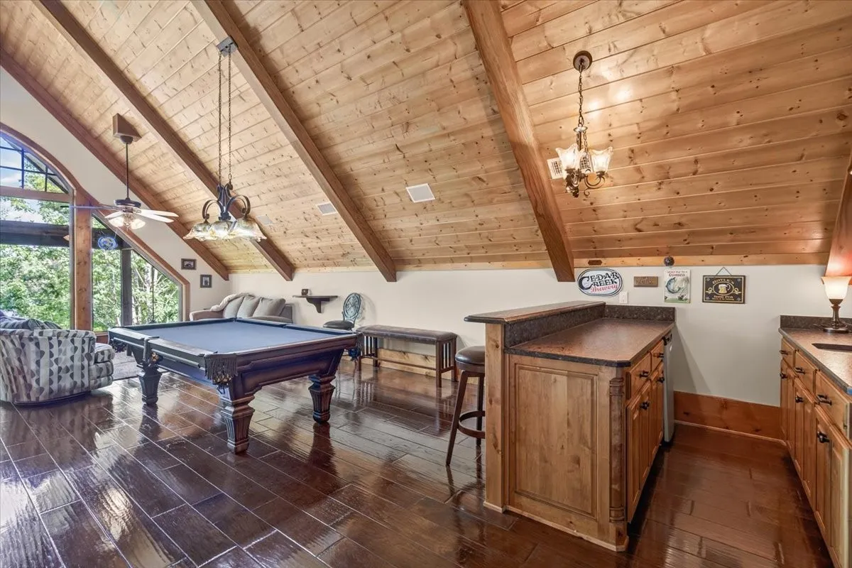 Single Family Residence For Sale in Henderson County , 117 Arrowhead Way, Mabank, Texas 75156, 4 Bedroom, 4 Bathroom, 2 Garage spaces, 3,544 Sqft, built in 2012, mls#21371968, Real Estate Agent in Mabank, Homes For Sale in Henderson county, Homes For Sale in Mabank, Realtor in Mabank Texas, Real Estate Brokerage Independent Realty Texas, Luminita Cordes Realtor