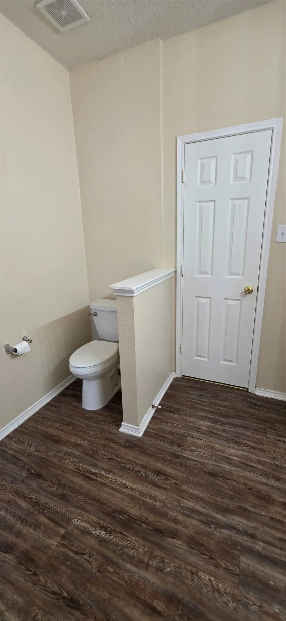 Wood-finish flooring with a neutral wall palette