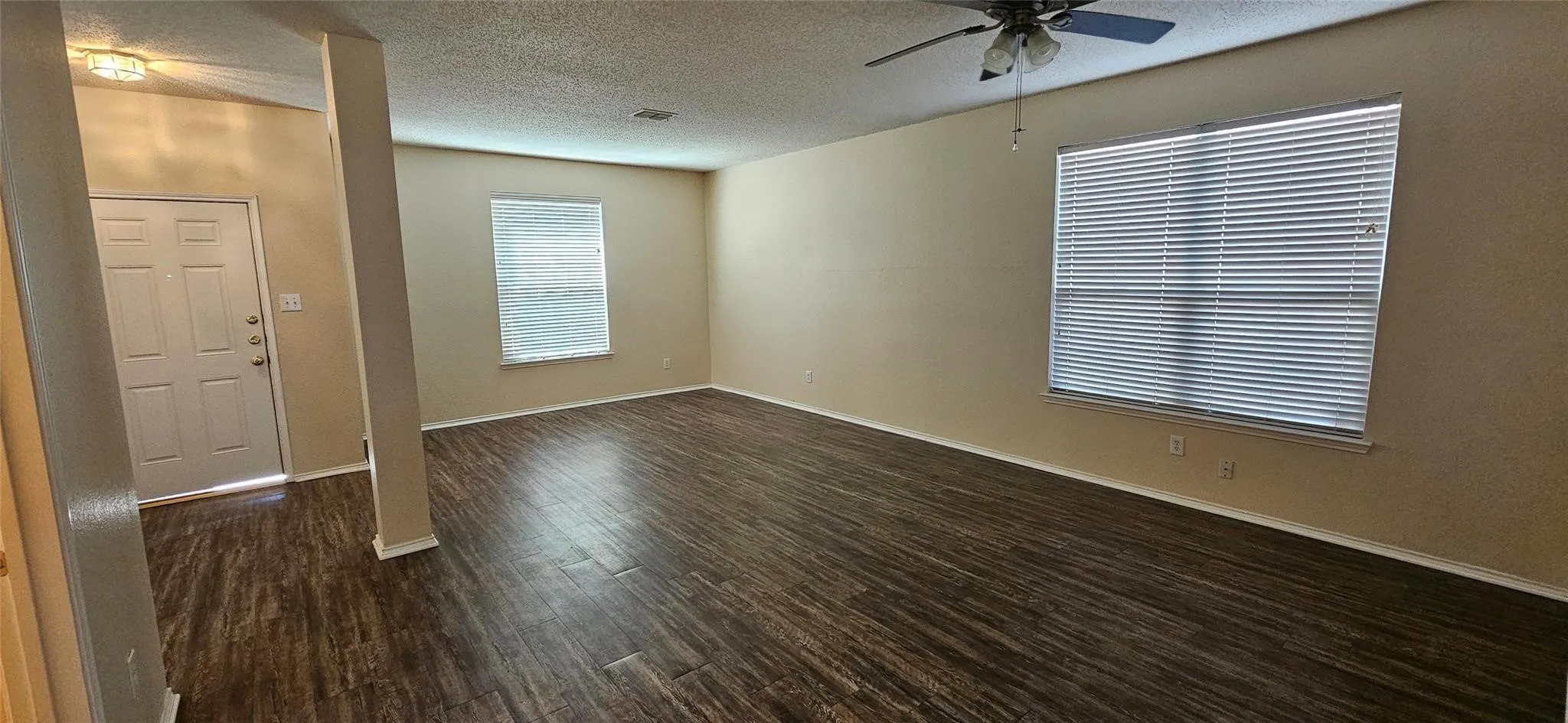 Single Family Residence For Rent in Rockwall County , 2820 Deer Ridge Drive, Rockwall, Texas 75032, 4 Bedroom, 3 Bathroom, 2 Garage spaces, 2,637 Sqft, built in 2004, mls#21371936, Real Estate Agent in Rockwall, Homes For Rent in Rockwall county, Homes For Rent in Rockwall, Realtor in Rockwall Texas, Real Estate Brokerage Independent Realty Texas, Luminita Cordes Realtor