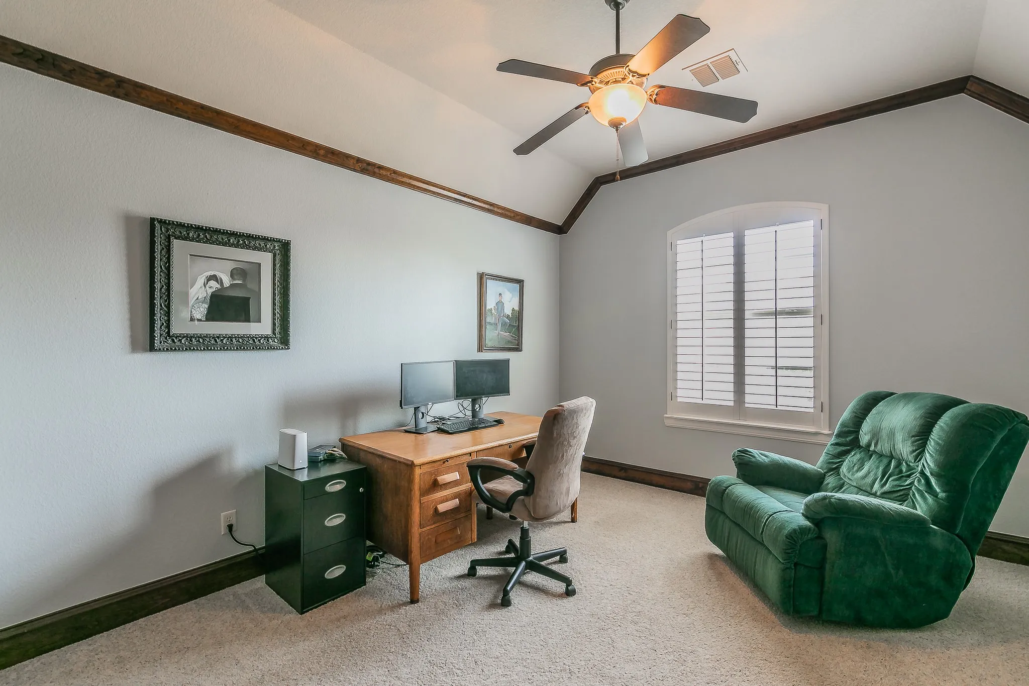 Single Family Residence For Sale in Tarrant County , 8649 Wishing Tree Lane, North Richland Hills, Texas 76182, 4 Bedroom, 3 Bathroom, 3 Garage spaces, 3,647 Sqft, built in 2007, mls#21371070, Real Estate Agent in North Richland Hills, Homes For Sale in Tarrant county, Homes For Sale in North Richland Hills, Realtor in North Richland Hills Texas, Real Estate Brokerage Independent Realty Texas, Luminita Cordes Realtor