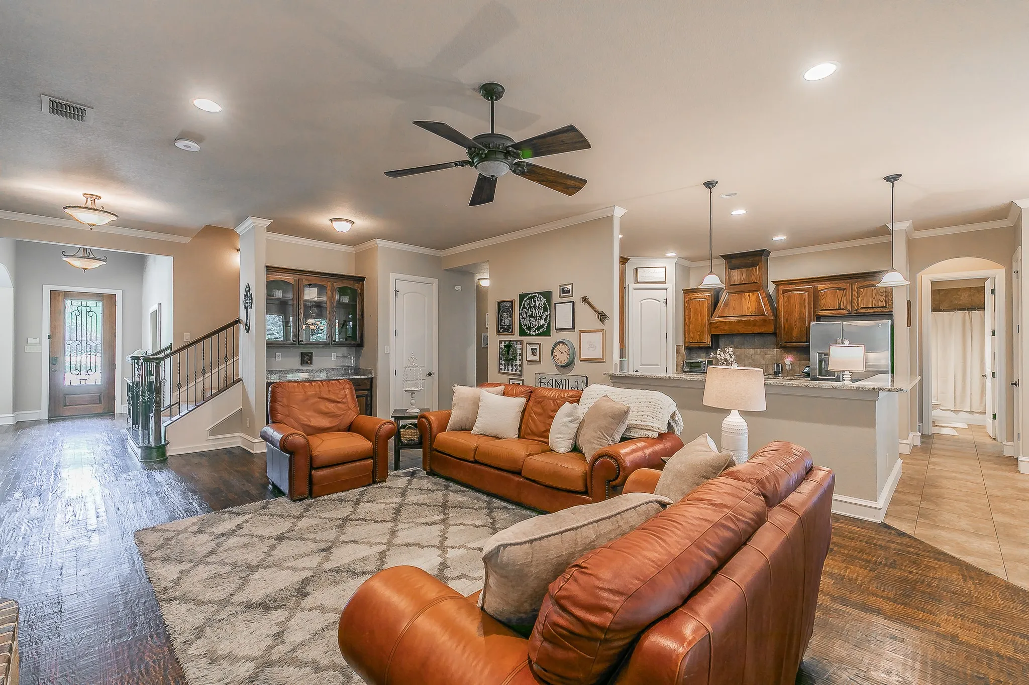 Single Family Residence For Sale in Tarrant County , 8649 Wishing Tree Lane, North Richland Hills, Texas 76182, 4 Bedroom, 3 Bathroom, 3 Garage spaces, 3,647 Sqft, built in 2007, mls#21371070, Real Estate Agent in North Richland Hills, Homes For Sale in Tarrant county, Homes For Sale in North Richland Hills, Realtor in North Richland Hills Texas, Real Estate Brokerage Independent Realty Texas, Luminita Cordes Realtor