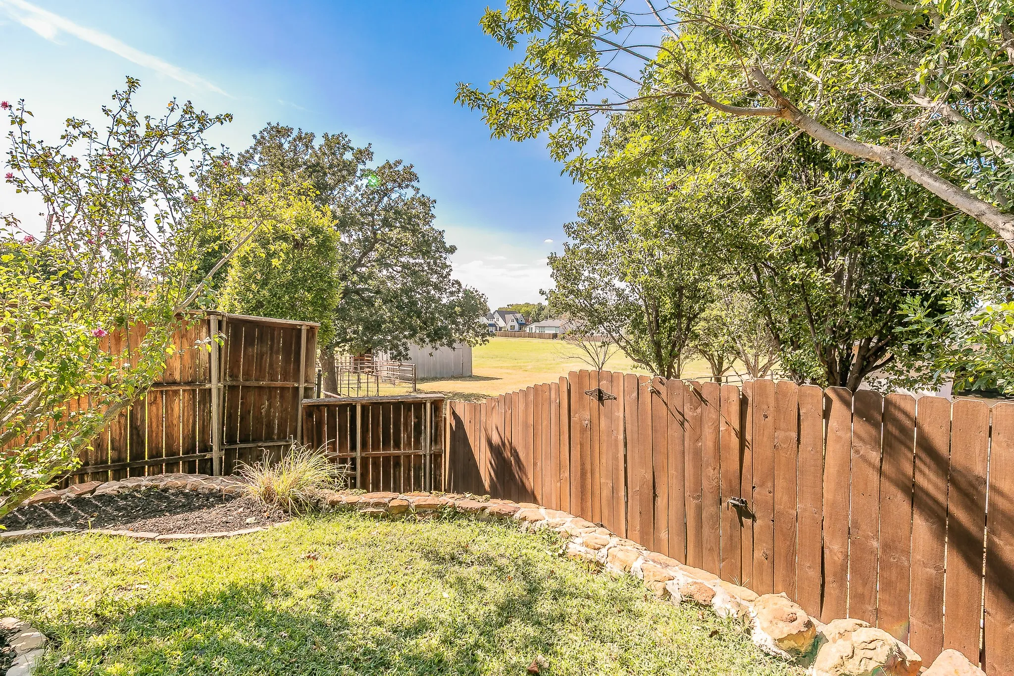 Single Family Residence For Sale in Tarrant County , 8649 Wishing Tree Lane, North Richland Hills, Texas 76182, 4 Bedroom, 3 Bathroom, 3 Garage spaces, 3,647 Sqft, built in 2007, mls#21371070, Real Estate Agent in North Richland Hills, Homes For Sale in Tarrant county, Homes For Sale in North Richland Hills, Realtor in North Richland Hills Texas, Real Estate Brokerage Independent Realty Texas, Luminita Cordes Realtor