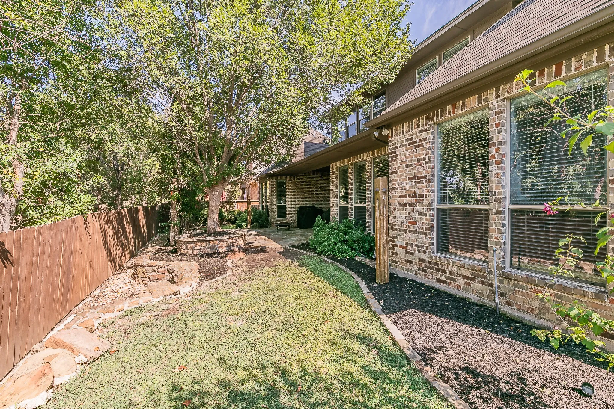 Single Family Residence For Sale in Tarrant County , 8649 Wishing Tree Lane, North Richland Hills, Texas 76182, 4 Bedroom, 3 Bathroom, 3 Garage spaces, 3,647 Sqft, built in 2007, mls#21371070, Real Estate Agent in North Richland Hills, Homes For Sale in Tarrant county, Homes For Sale in North Richland Hills, Realtor in North Richland Hills Texas, Real Estate Brokerage Independent Realty Texas, Luminita Cordes Realtor