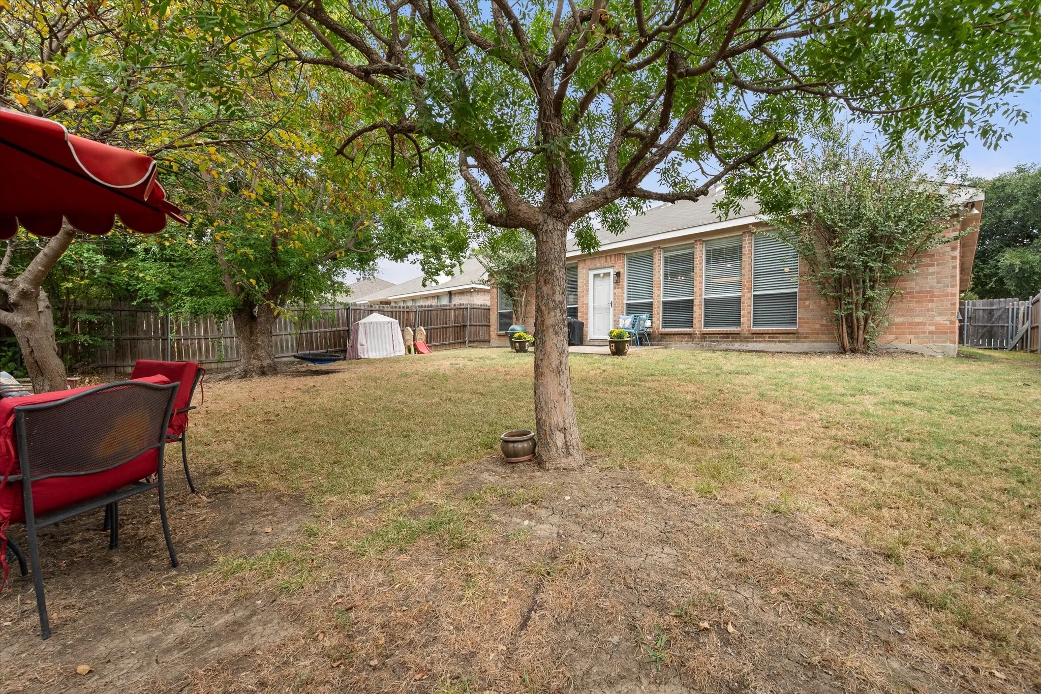 Single Family Residence For Sale in Tarrant County , 6920 Coldwater Canyon Road, Fort Worth, Texas 76132, 3 Bedroom, 2 Bathroom, 2 Garage spaces, 1,869 Sqft, built in 2000, mls#21369967, Real Estate Agent in Fort Worth, Homes For Sale in Tarrant county, Homes For Sale in Fort Worth, Realtor in Fort Worth Texas, Real Estate Brokerage Independent Realty Texas, Luminita Cordes Realtor