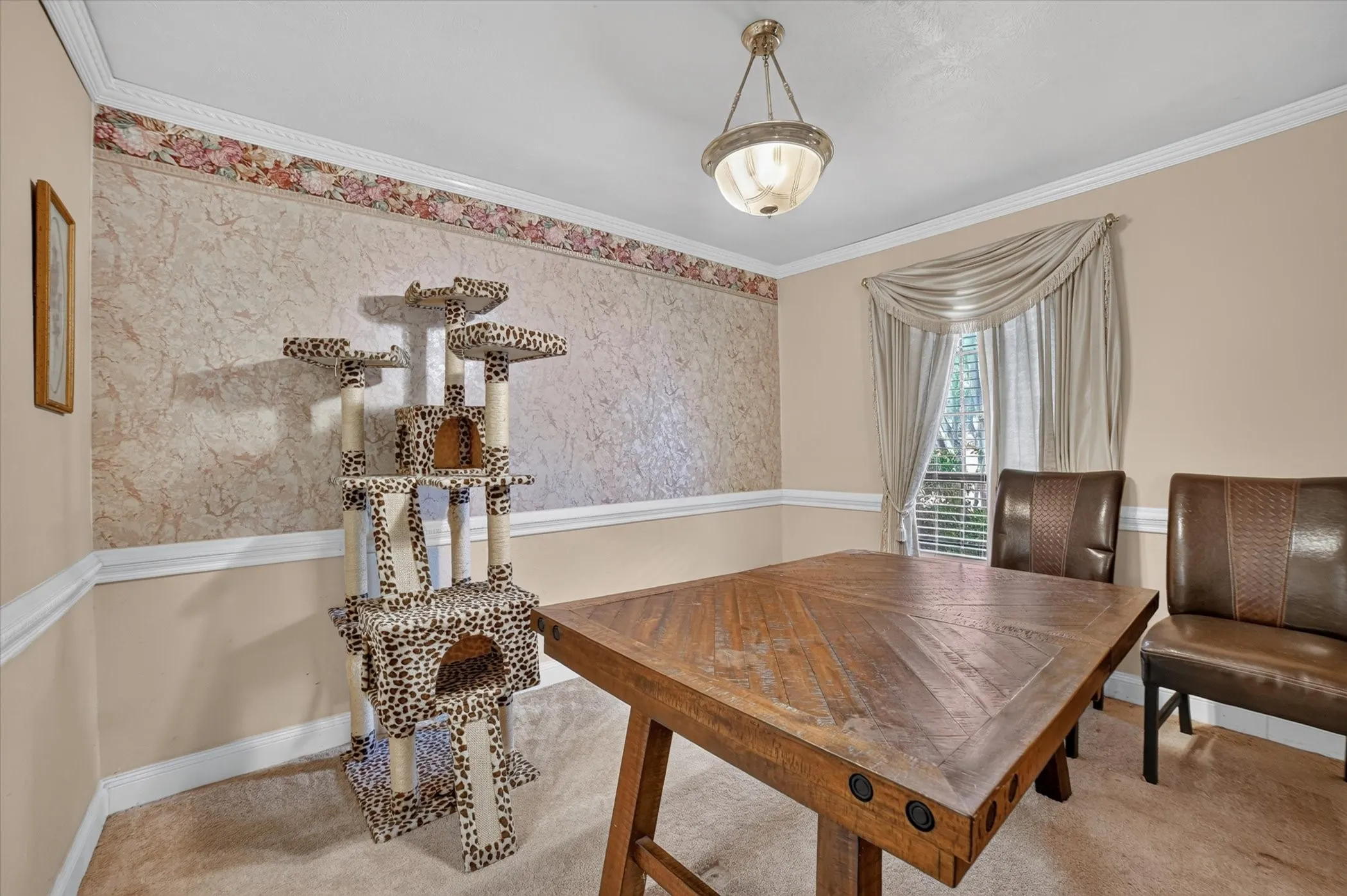 Single Family Residence For Sale in Dallas County , 6217 Fallbrook Drive, Garland, Texas 75043, 3 Bedroom, 2 Bathroom, 2 Garage spaces, 1,988 Sqft, built in 1977, mls#21370964, Real Estate Agent in Garland, Homes For Sale in Dallas county, Homes For Sale in Garland, Realtor in Garland Texas, Real Estate Brokerage Independent Realty Texas, Luminita Cordes Realtor