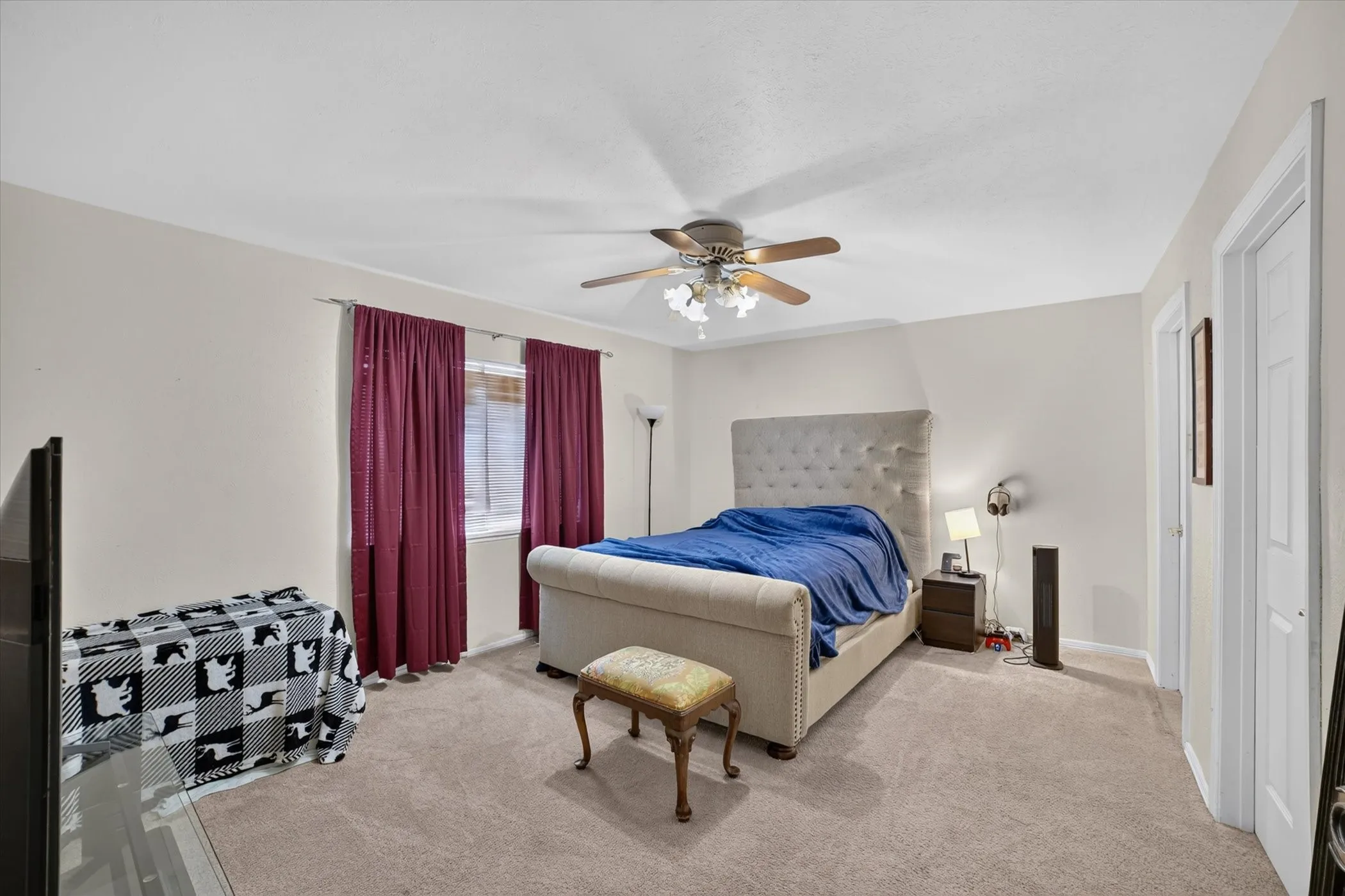 Single Family Residence For Sale in Dallas County , 6217 Fallbrook Drive, Garland, Texas 75043, 3 Bedroom, 2 Bathroom, 2 Garage spaces, 1,988 Sqft, built in 1977, mls#21370964, Real Estate Agent in Garland, Homes For Sale in Dallas county, Homes For Sale in Garland, Realtor in Garland Texas, Real Estate Brokerage Independent Realty Texas, Luminita Cordes Realtor