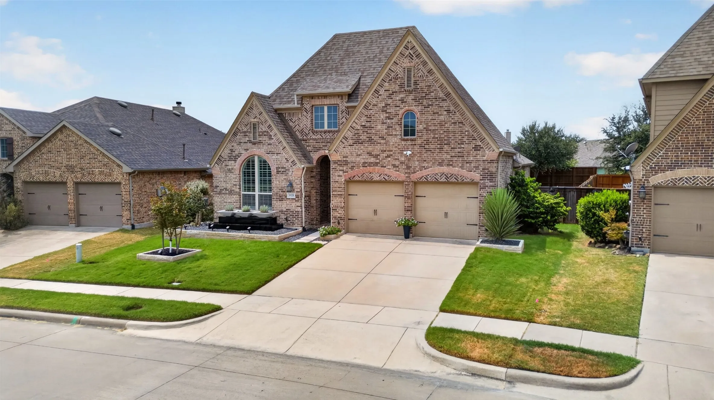 Single Family Residence For Sale in Kaufman County , 1123 Highgate Road, Forney, Texas 75126, 3 Bedroom, 2 Bathroom, 2 Garage spaces, 2,553 Sqft, built in 2016, mls#21370868, Real Estate Agent in Forney, Homes For Sale in Kaufman county, Homes For Sale in Forney, Realtor in Forney Texas, Real Estate Brokerage Independent Realty Texas, Luminita Cordes Realtor