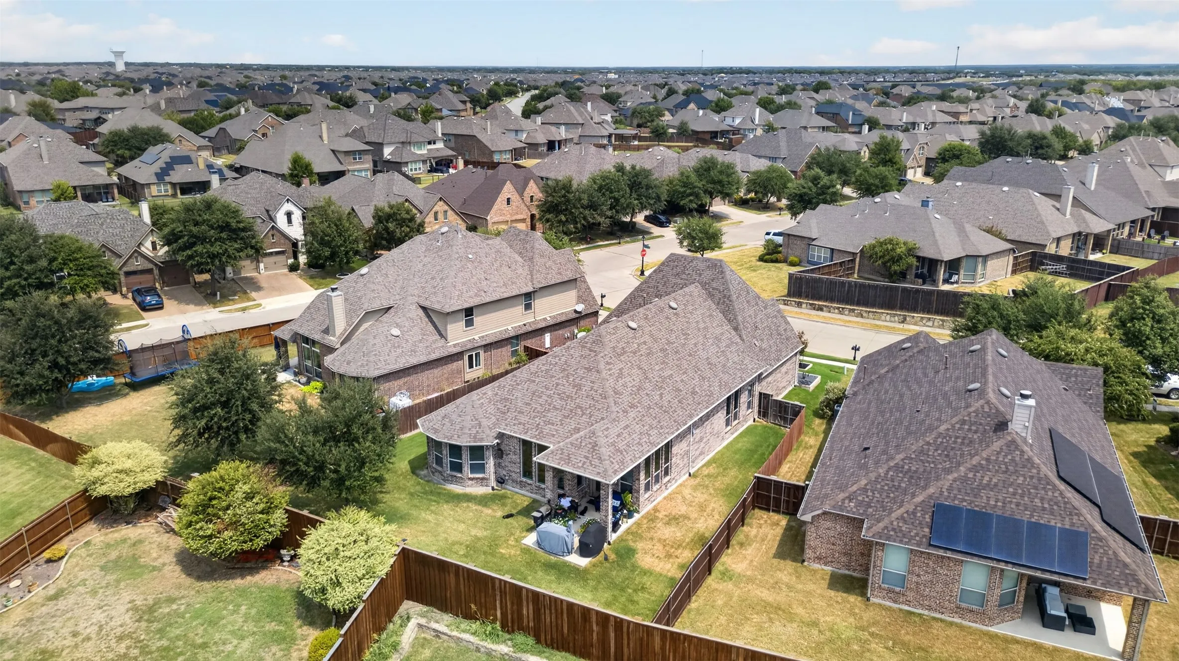 Single Family Residence For Sale in Kaufman County , 1123 Highgate Road, Forney, Texas 75126, 3 Bedroom, 2 Bathroom, 2 Garage spaces, 2,553 Sqft, built in 2016, mls#21370868, Real Estate Agent in Forney, Homes For Sale in Kaufman county, Homes For Sale in Forney, Realtor in Forney Texas, Real Estate Brokerage Independent Realty Texas, Luminita Cordes Realtor