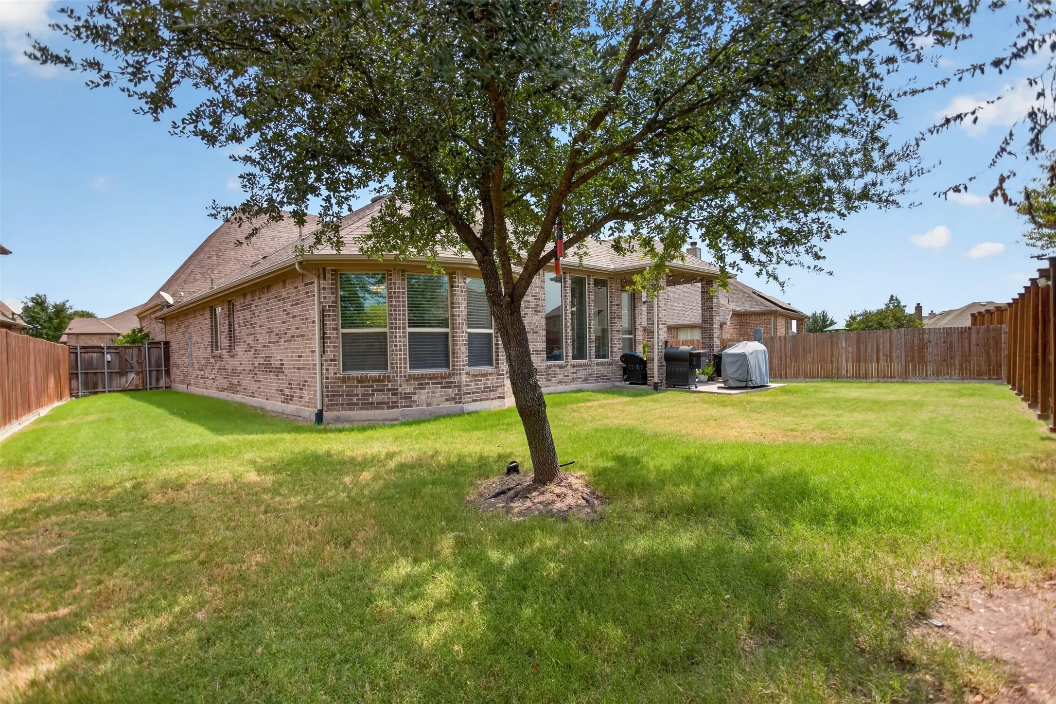 Single Family Residence For Sale in Kaufman County , 1123 Highgate Road, Forney, Texas 75126, 3 Bedroom, 2 Bathroom, 2 Garage spaces, 2,553 Sqft, built in 2016, mls#21370868, Real Estate Agent in Forney, Homes For Sale in Kaufman county, Homes For Sale in Forney, Realtor in Forney Texas, Real Estate Brokerage Independent Realty Texas, Luminita Cordes Realtor