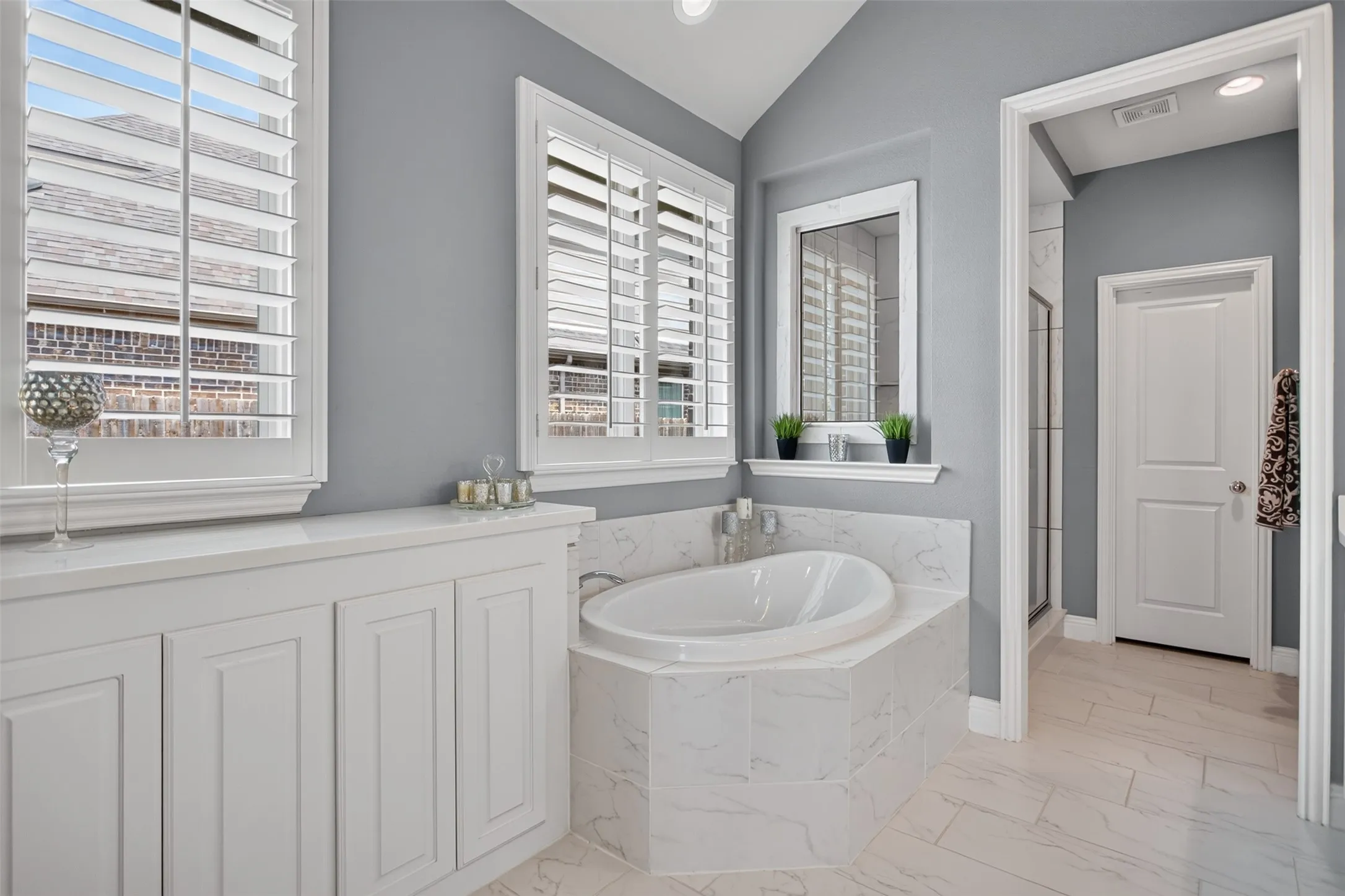 Single Family Residence For Sale in Kaufman County , 1123 Highgate Road, Forney, Texas 75126, 3 Bedroom, 2 Bathroom, 2 Garage spaces, 2,553 Sqft, built in 2016, mls#21370868, Real Estate Agent in Forney, Homes For Sale in Kaufman county, Homes For Sale in Forney, Realtor in Forney Texas, Real Estate Brokerage Independent Realty Texas, Luminita Cordes Realtor