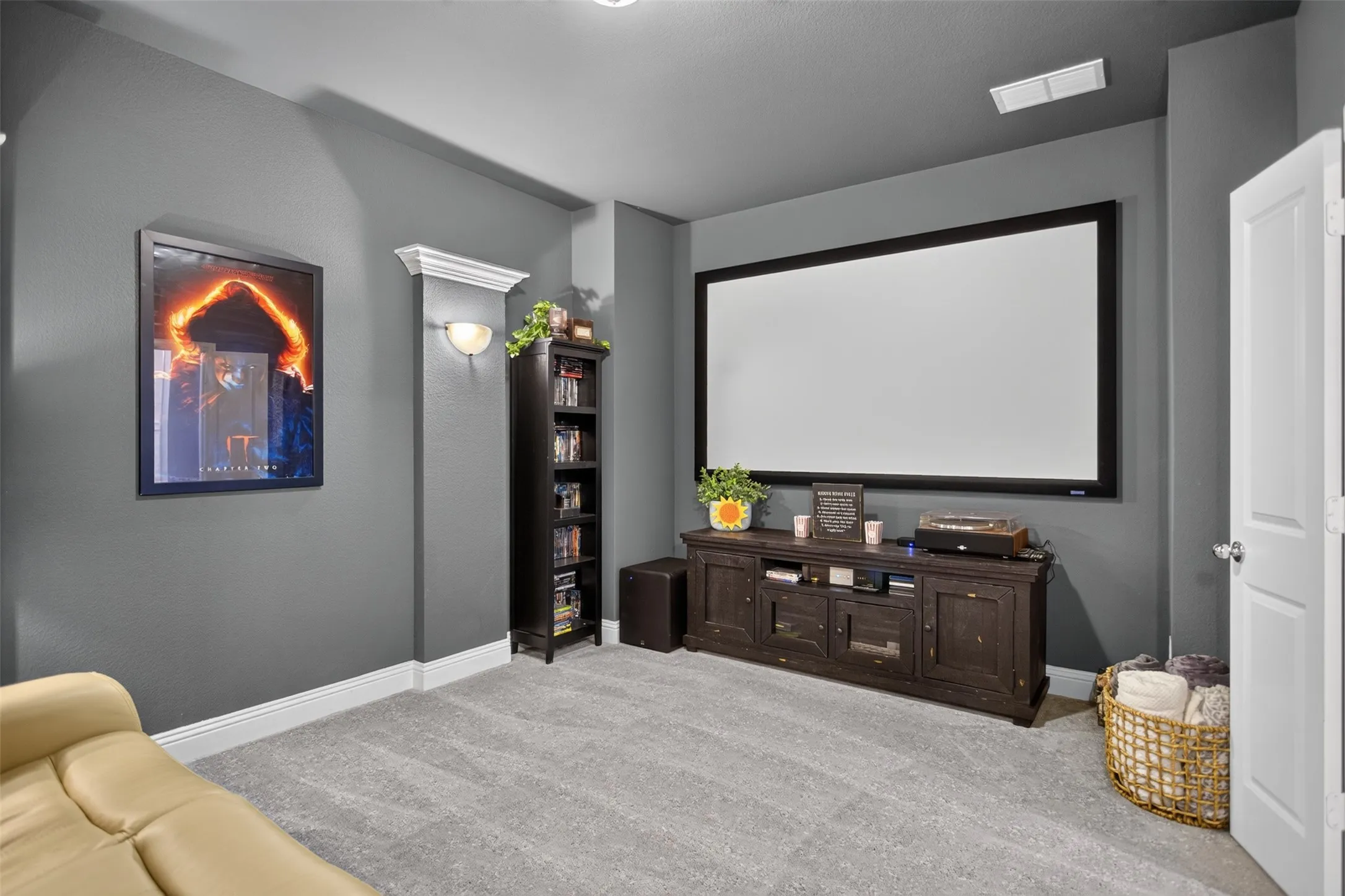 Single Family Residence For Sale in Kaufman County , 1123 Highgate Road, Forney, Texas 75126, 3 Bedroom, 2 Bathroom, 2 Garage spaces, 2,553 Sqft, built in 2016, mls#21370868, Real Estate Agent in Forney, Homes For Sale in Kaufman county, Homes For Sale in Forney, Realtor in Forney Texas, Real Estate Brokerage Independent Realty Texas, Luminita Cordes Realtor