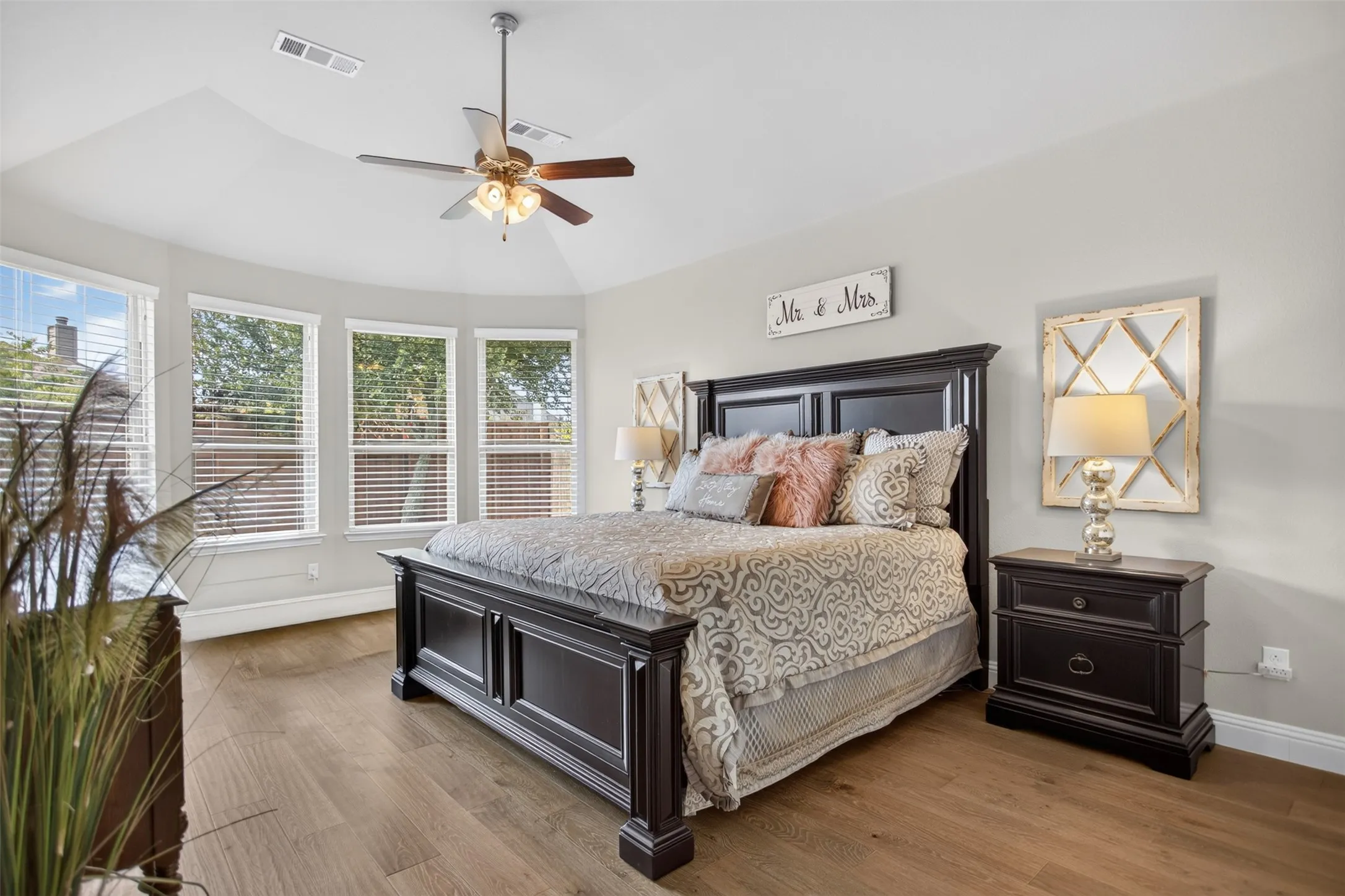 Single Family Residence For Sale in Kaufman County , 1123 Highgate Road, Forney, Texas 75126, 3 Bedroom, 2 Bathroom, 2 Garage spaces, 2,553 Sqft, built in 2016, mls#21370868, Real Estate Agent in Forney, Homes For Sale in Kaufman county, Homes For Sale in Forney, Realtor in Forney Texas, Real Estate Brokerage Independent Realty Texas, Luminita Cordes Realtor