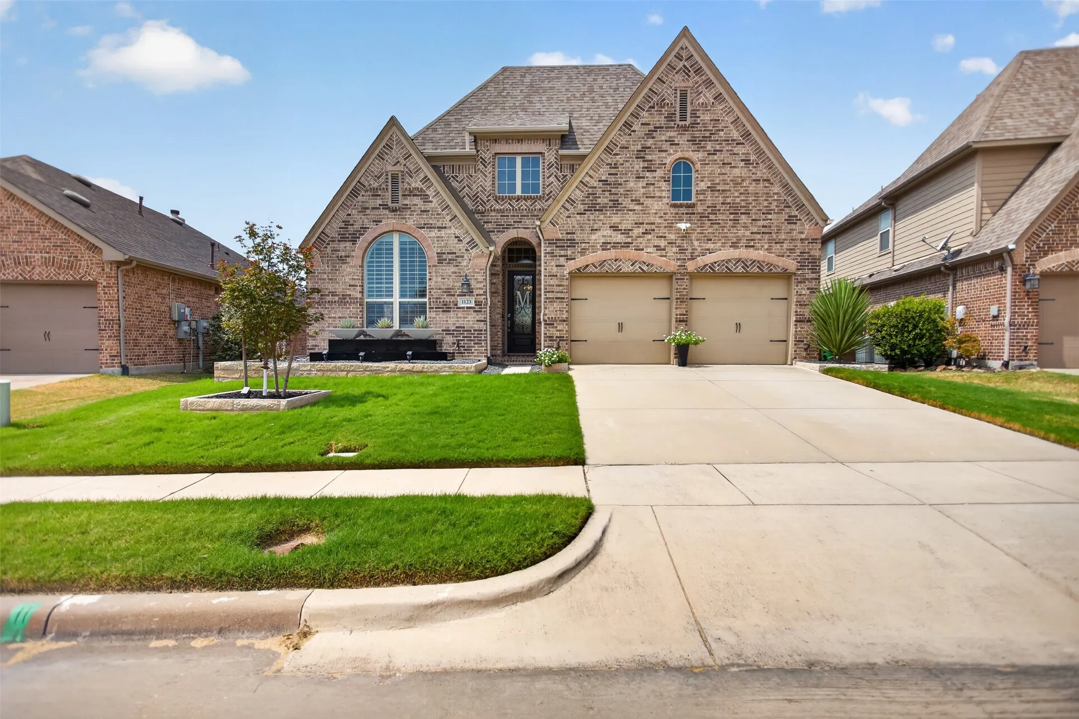 Single Family Residence For Sale in Kaufman County , 1123 Highgate Road, Forney, Texas 75126, 3 Bedroom, 2 Bathroom, 2 Garage spaces, 2,553 Sqft, built in 2016, mls#21370868, Real Estate Agent in Forney, Homes For Sale in Kaufman county, Homes For Sale in Forney, Realtor in Forney Texas, Real Estate Brokerage Independent Realty Texas, Luminita Cordes Realtor