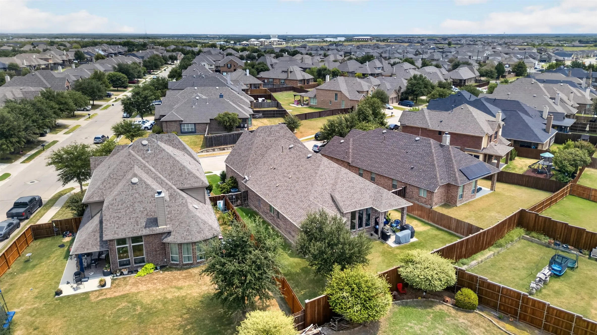 Single Family Residence For Sale in Kaufman County , 1123 Highgate Road, Forney, Texas 75126, 3 Bedroom, 2 Bathroom, 2 Garage spaces, 2,553 Sqft, built in 2016, mls#21370868, Real Estate Agent in Forney, Homes For Sale in Kaufman county, Homes For Sale in Forney, Realtor in Forney Texas, Real Estate Brokerage Independent Realty Texas, Luminita Cordes Realtor