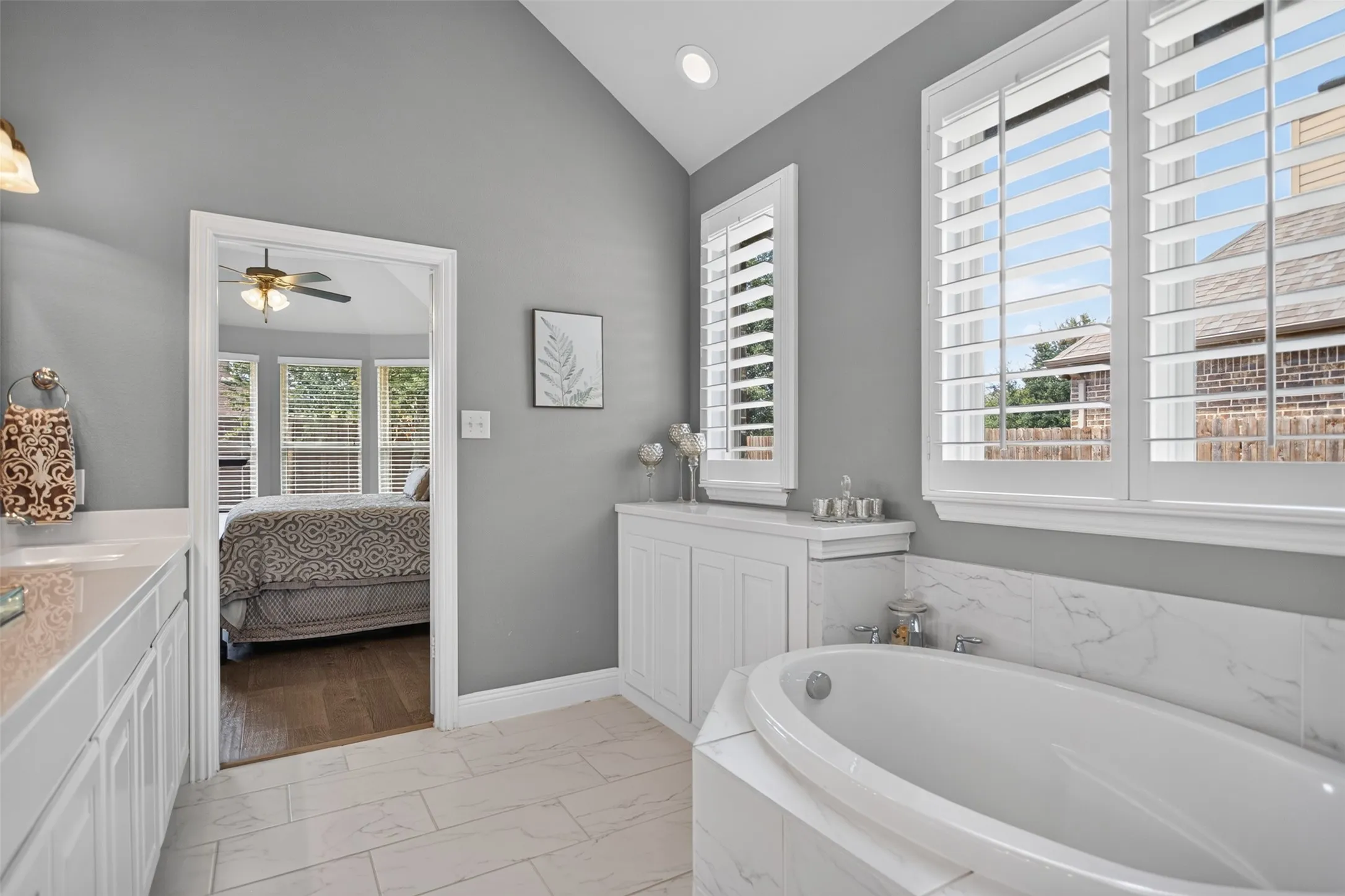 Single Family Residence For Sale in Kaufman County , 1123 Highgate Road, Forney, Texas 75126, 3 Bedroom, 2 Bathroom, 2 Garage spaces, 2,553 Sqft, built in 2016, mls#21370868, Real Estate Agent in Forney, Homes For Sale in Kaufman county, Homes For Sale in Forney, Realtor in Forney Texas, Real Estate Brokerage Independent Realty Texas, Luminita Cordes Realtor