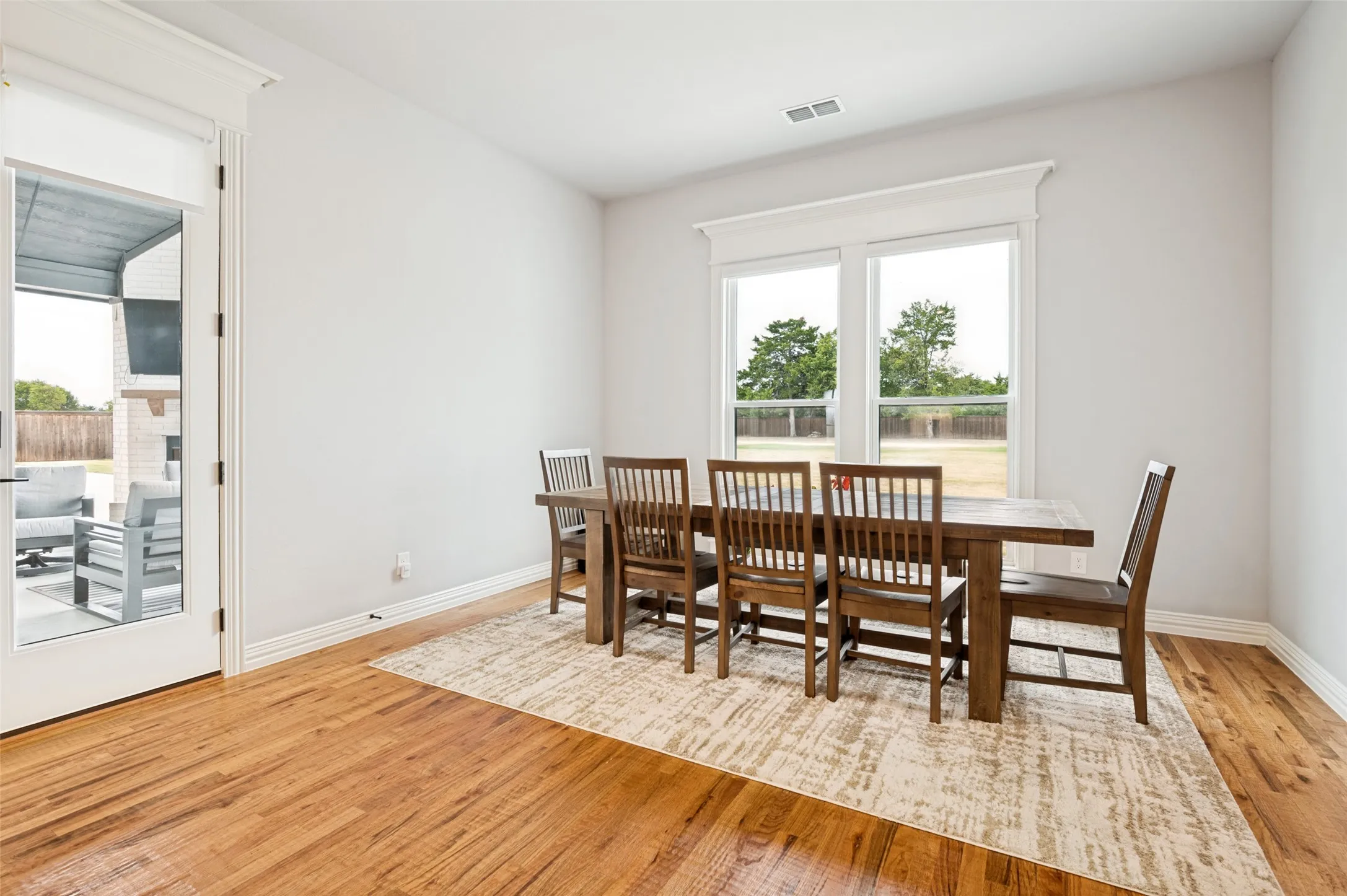 Single Family Residence For Sale in Ellis County , 5850 Harper Drive, Midlothian, Texas 76065, 4 Bedroom, 4 Bathroom, 3 Garage spaces, 3,375 Sqft, built in 2021, mls#21371581, Real Estate Agent in Midlothian, Homes For Sale in Ellis county, Homes For Sale in Midlothian, Realtor in Midlothian Texas, Real Estate Brokerage Independent Realty Texas, Luminita Cordes Realtor