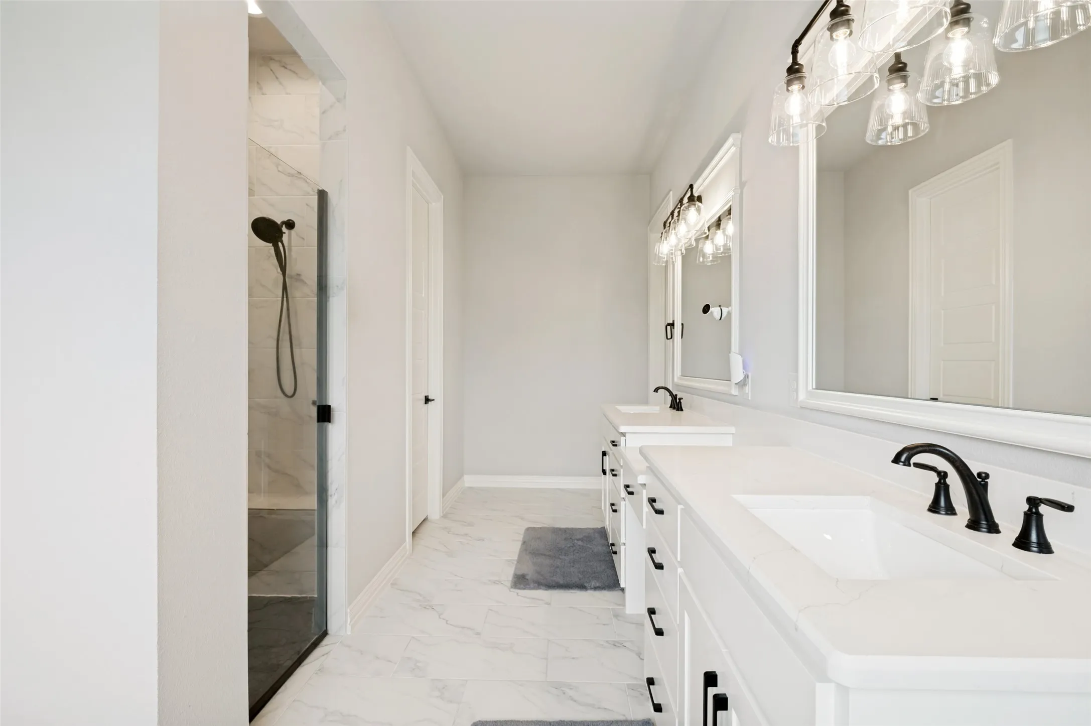 Single Family Residence For Sale in Ellis County , 5850 Harper Drive, Midlothian, Texas 76065, 4 Bedroom, 4 Bathroom, 3 Garage spaces, 3,375 Sqft, built in 2021, mls#21371581, Real Estate Agent in Midlothian, Homes For Sale in Ellis county, Homes For Sale in Midlothian, Realtor in Midlothian Texas, Real Estate Brokerage Independent Realty Texas, Luminita Cordes Realtor