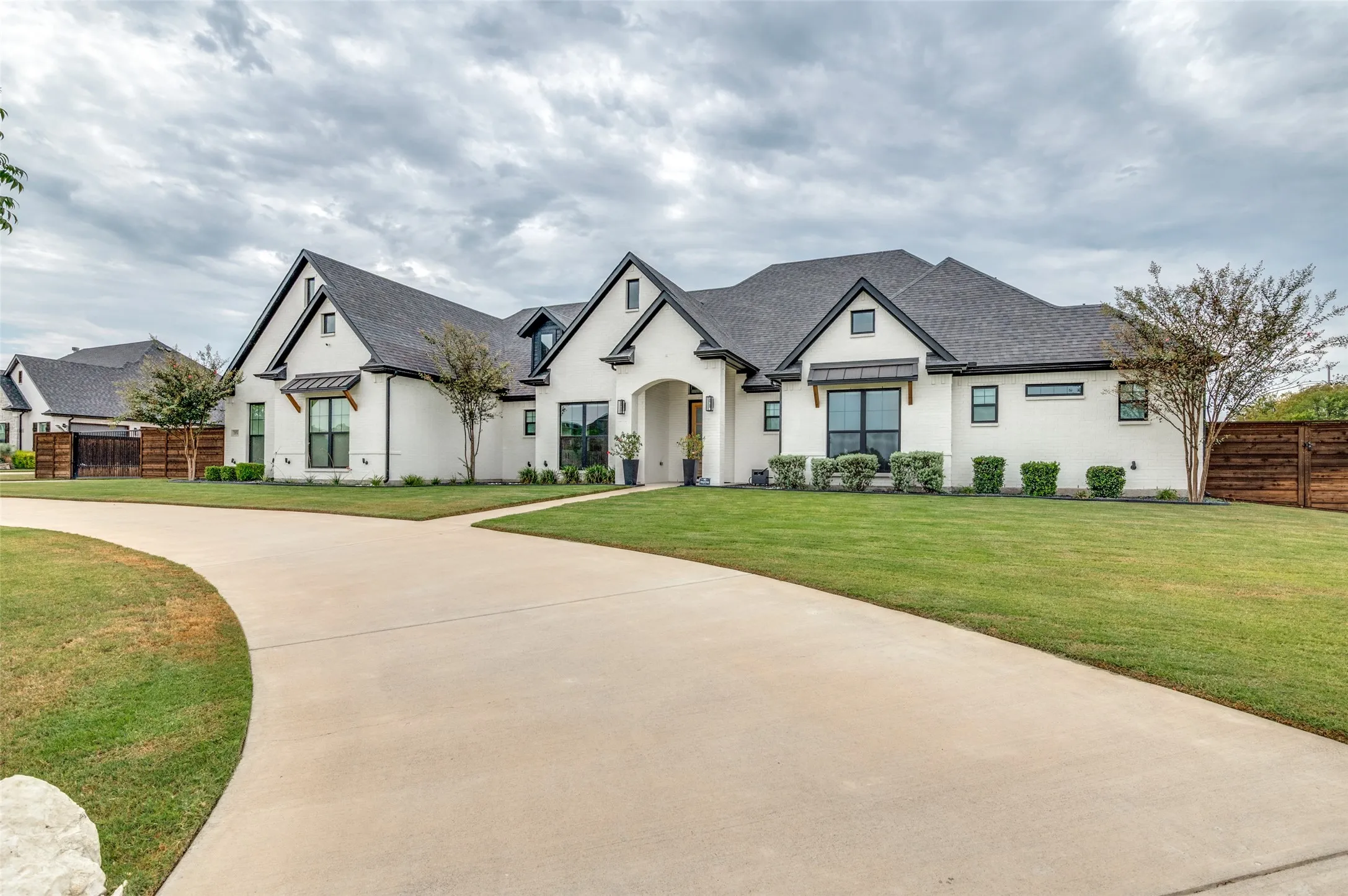 Single Family Residence For Sale in Ellis County , 5850 Harper Drive, Midlothian, Texas 76065, 4 Bedroom, 4 Bathroom, 3 Garage spaces, 3,375 Sqft, built in 2021, mls#21371581, Real Estate Agent in Midlothian, Homes For Sale in Ellis county, Homes For Sale in Midlothian, Realtor in Midlothian Texas, Real Estate Brokerage Independent Realty Texas, Luminita Cordes Realtor