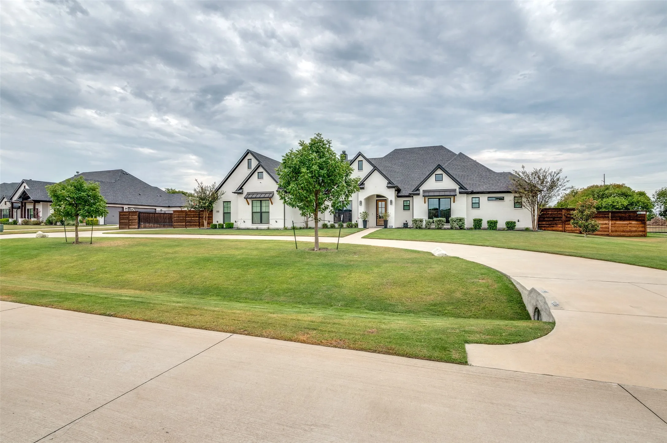 Single Family Residence For Sale in Ellis County , 5850 Harper Drive, Midlothian, Texas 76065, 4 Bedroom, 4 Bathroom, 3 Garage spaces, 3,375 Sqft, built in 2021, mls#21371581, Real Estate Agent in Midlothian, Homes For Sale in Ellis county, Homes For Sale in Midlothian, Realtor in Midlothian Texas, Real Estate Brokerage Independent Realty Texas, Luminita Cordes Realtor