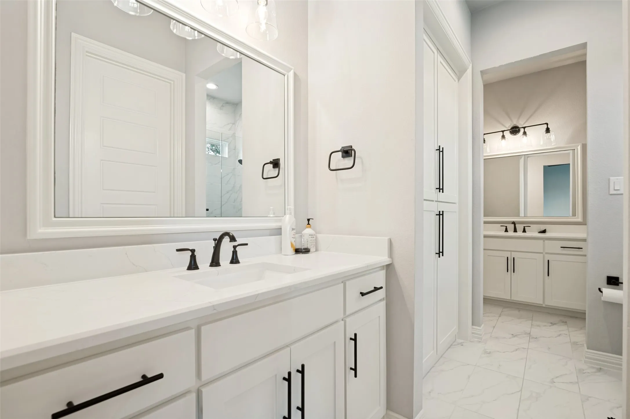 Single Family Residence For Sale in Ellis County , 5850 Harper Drive, Midlothian, Texas 76065, 4 Bedroom, 4 Bathroom, 3 Garage spaces, 3,375 Sqft, built in 2021, mls#21371581, Real Estate Agent in Midlothian, Homes For Sale in Ellis county, Homes For Sale in Midlothian, Realtor in Midlothian Texas, Real Estate Brokerage Independent Realty Texas, Luminita Cordes Realtor