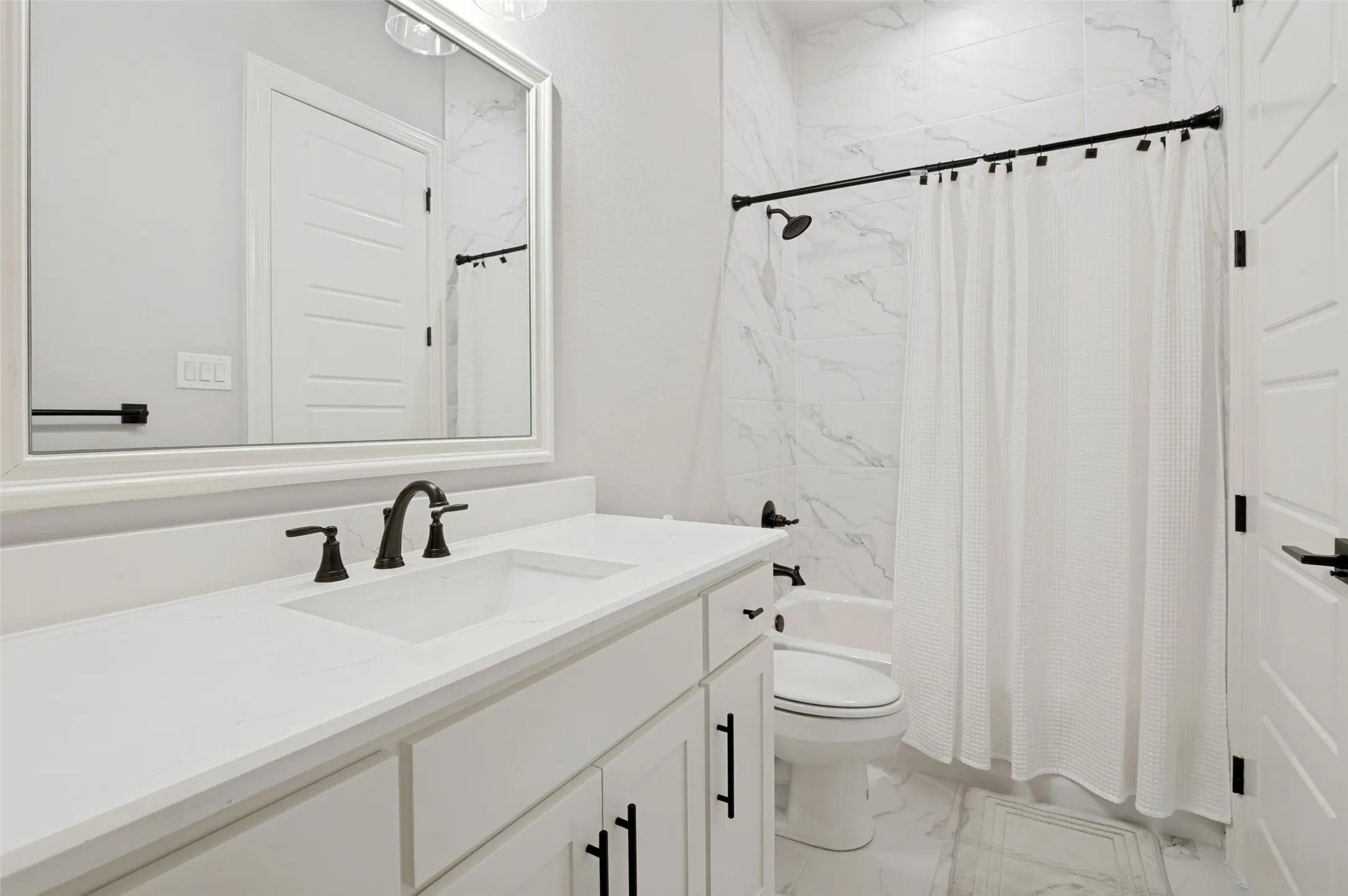 Single Family Residence For Sale in Ellis County , 5850 Harper Drive, Midlothian, Texas 76065, 4 Bedroom, 4 Bathroom, 3 Garage spaces, 3,375 Sqft, built in 2021, mls#21371581, Real Estate Agent in Midlothian, Homes For Sale in Ellis county, Homes For Sale in Midlothian, Realtor in Midlothian Texas, Real Estate Brokerage Independent Realty Texas, Luminita Cordes Realtor