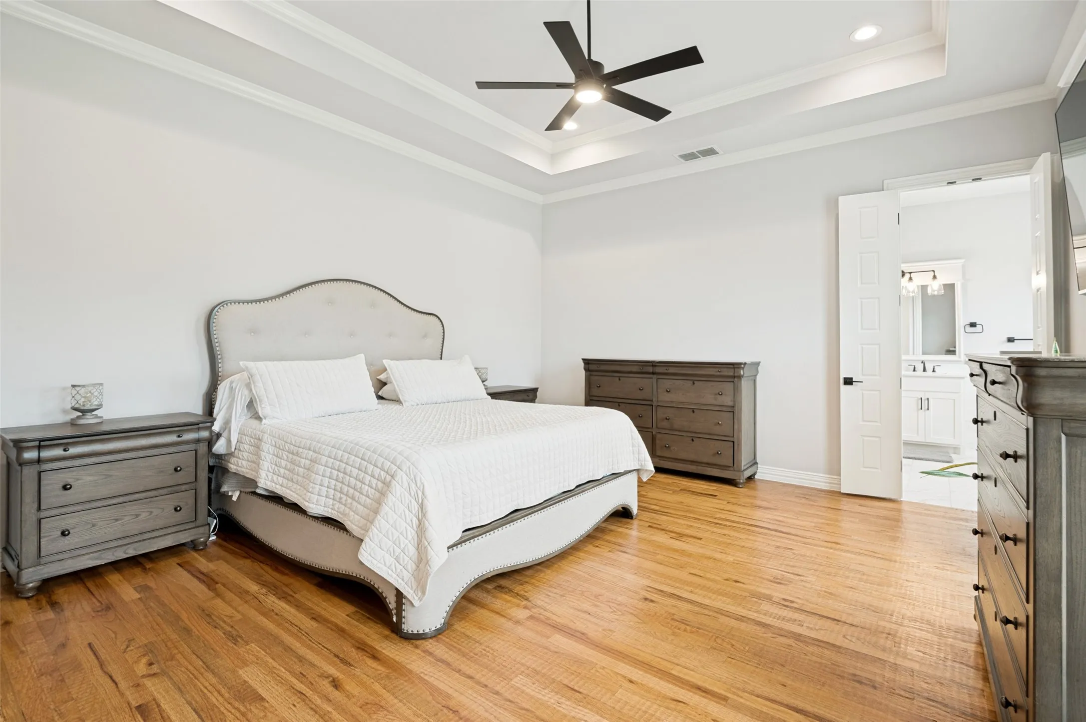 Single Family Residence For Sale in Ellis County , 5850 Harper Drive, Midlothian, Texas 76065, 4 Bedroom, 4 Bathroom, 3 Garage spaces, 3,375 Sqft, built in 2021, mls#21371581, Real Estate Agent in Midlothian, Homes For Sale in Ellis county, Homes For Sale in Midlothian, Realtor in Midlothian Texas, Real Estate Brokerage Independent Realty Texas, Luminita Cordes Realtor