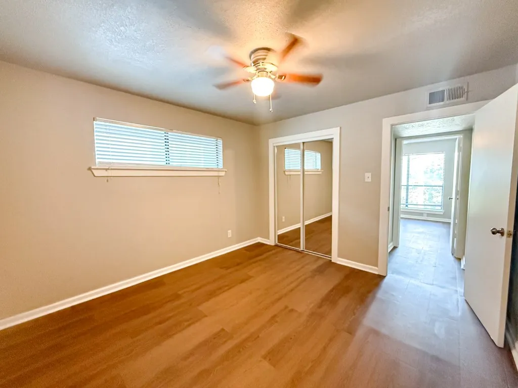 Apartment For Rent in Dallas County , 808 Blaylock Drive 201, Dallas, Texas 75203, 2 Bedroom, 1 Bathroom, Garage spaces, 750 Sqft, built in 1960, mls#21371991, Real Estate Agent in Dallas, Homes For Rent in Dallas county, Homes For Rent in Dallas, Realtor in Dallas Texas, Real Estate Brokerage Independent Realty Texas, Luminita Cordes Realtor