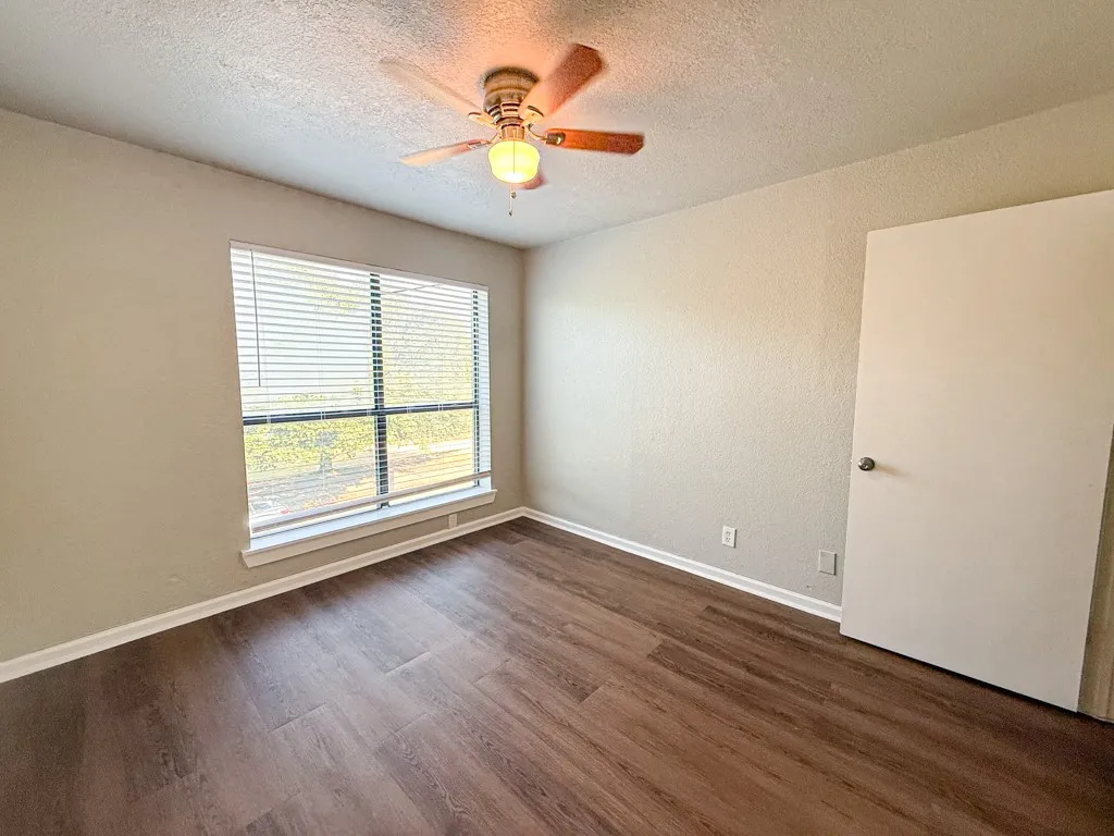 Apartment For Rent in Dallas County , 808 Blaylock Drive 201, Dallas, Texas 75203, 2 Bedroom, 1 Bathroom, Garage spaces, 750 Sqft, built in 1960, mls#21371991, Real Estate Agent in Dallas, Homes For Rent in Dallas county, Homes For Rent in Dallas, Realtor in Dallas Texas, Real Estate Brokerage Independent Realty Texas, Luminita Cordes Realtor