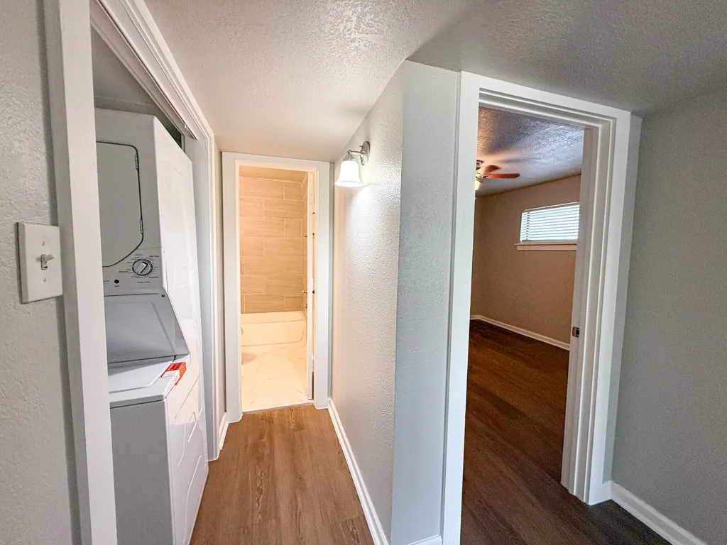 Apartment For Rent in Dallas County , 808 Blaylock Drive 201, Dallas, Texas 75203, 2 Bedroom, 1 Bathroom, Garage spaces, 750 Sqft, built in 1960, mls#21371991, Real Estate Agent in Dallas, Homes For Rent in Dallas county, Homes For Rent in Dallas, Realtor in Dallas Texas, Real Estate Brokerage Independent Realty Texas, Luminita Cordes Realtor