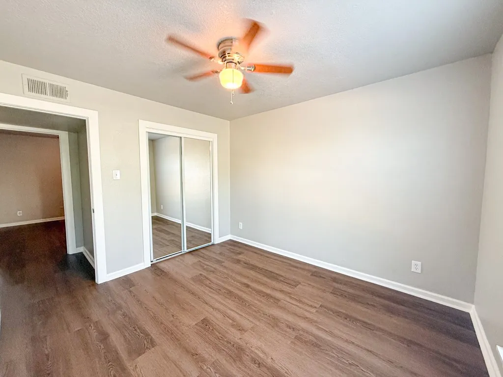 Apartment For Rent in Dallas County , 808 Blaylock Drive 201, Dallas, Texas 75203, 2 Bedroom, 1 Bathroom, Garage spaces, 750 Sqft, built in 1960, mls#21371991, Real Estate Agent in Dallas, Homes For Rent in Dallas county, Homes For Rent in Dallas, Realtor in Dallas Texas, Real Estate Brokerage Independent Realty Texas, Luminita Cordes Realtor