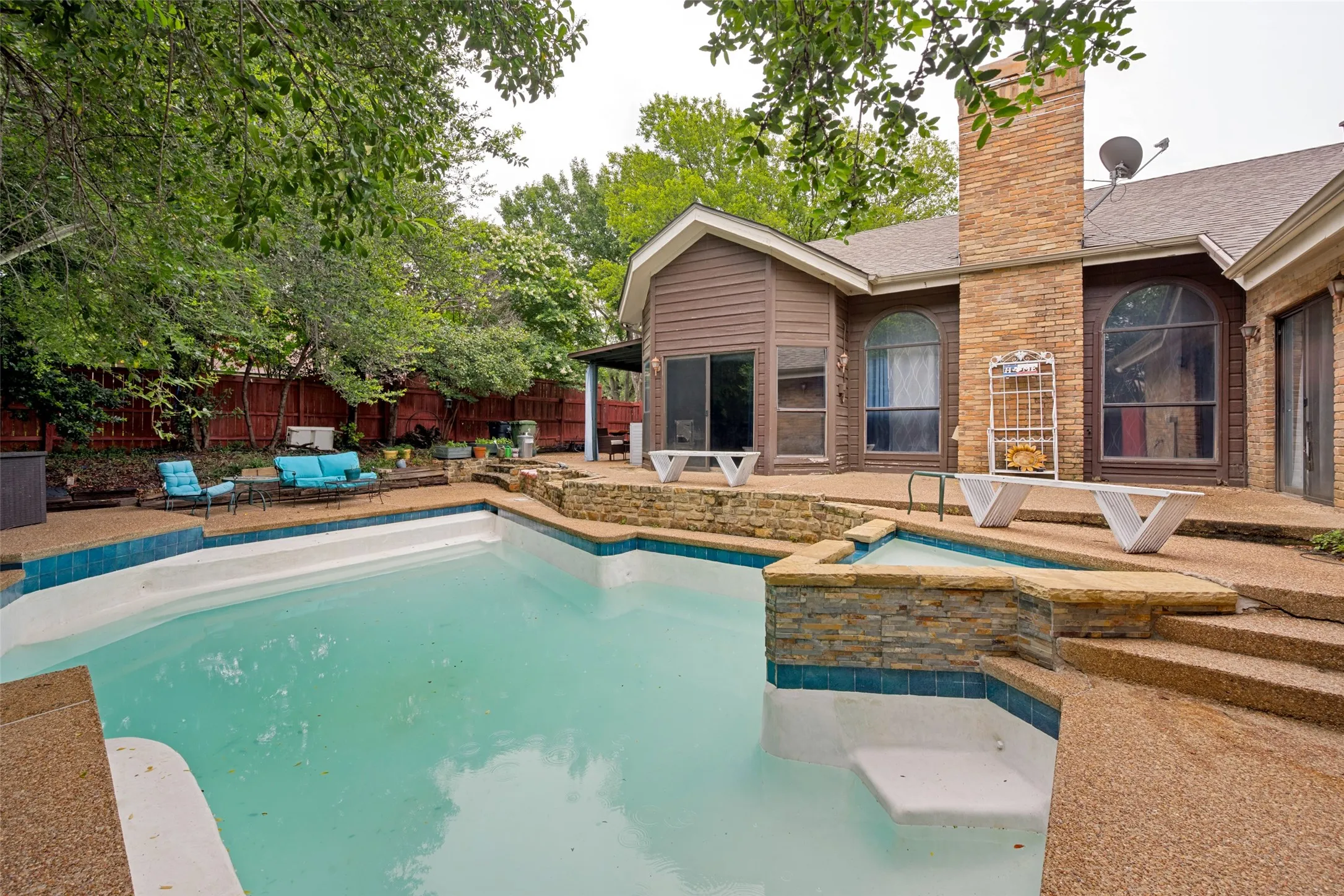 Single Family Residence For Sale in Tarrant County , 2512 Winding Hollow Lane, Arlington, Texas 76006, 3 Bedroom, 3 Bathroom, 2 Garage spaces, 2,504 Sqft, built in 1981, mls#21371984, Real Estate Agent in Arlington, Homes For Sale in Tarrant county, Homes For Sale in Arlington, Realtor in Arlington Texas, Real Estate Brokerage Independent Realty Texas, Luminita Cordes Realtor