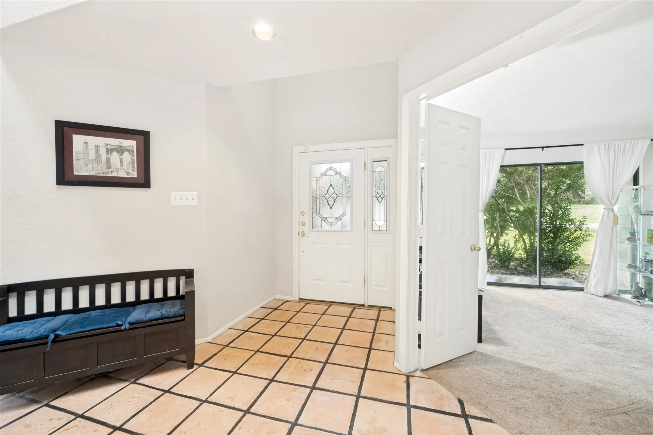 Single Family Residence For Sale in Tarrant County , 2512 Winding Hollow Lane, Arlington, Texas 76006, 3 Bedroom, 3 Bathroom, 2 Garage spaces, 2,504 Sqft, built in 1981, mls#21371984, Real Estate Agent in Arlington, Homes For Sale in Tarrant county, Homes For Sale in Arlington, Realtor in Arlington Texas, Real Estate Brokerage Independent Realty Texas, Luminita Cordes Realtor