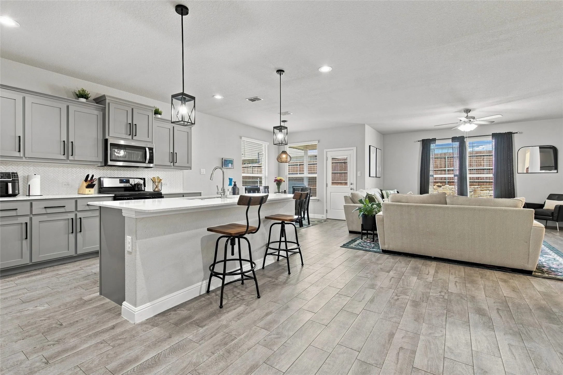 Single Family Residence For Sale in Denton County , 1129 Blackhorse Trail, Fort Worth, Texas 76247, 4 Bedroom, 2 Bathroom, 2 Garage spaces, 2,010 Sqft, built in 2022, mls#21371695, Real Estate Agent in Fort Worth, Homes For Sale in Denton county, Homes For Sale in Fort Worth, Realtor in Fort Worth Texas, Real Estate Brokerage Independent Realty Texas, Luminita Cordes Realtor